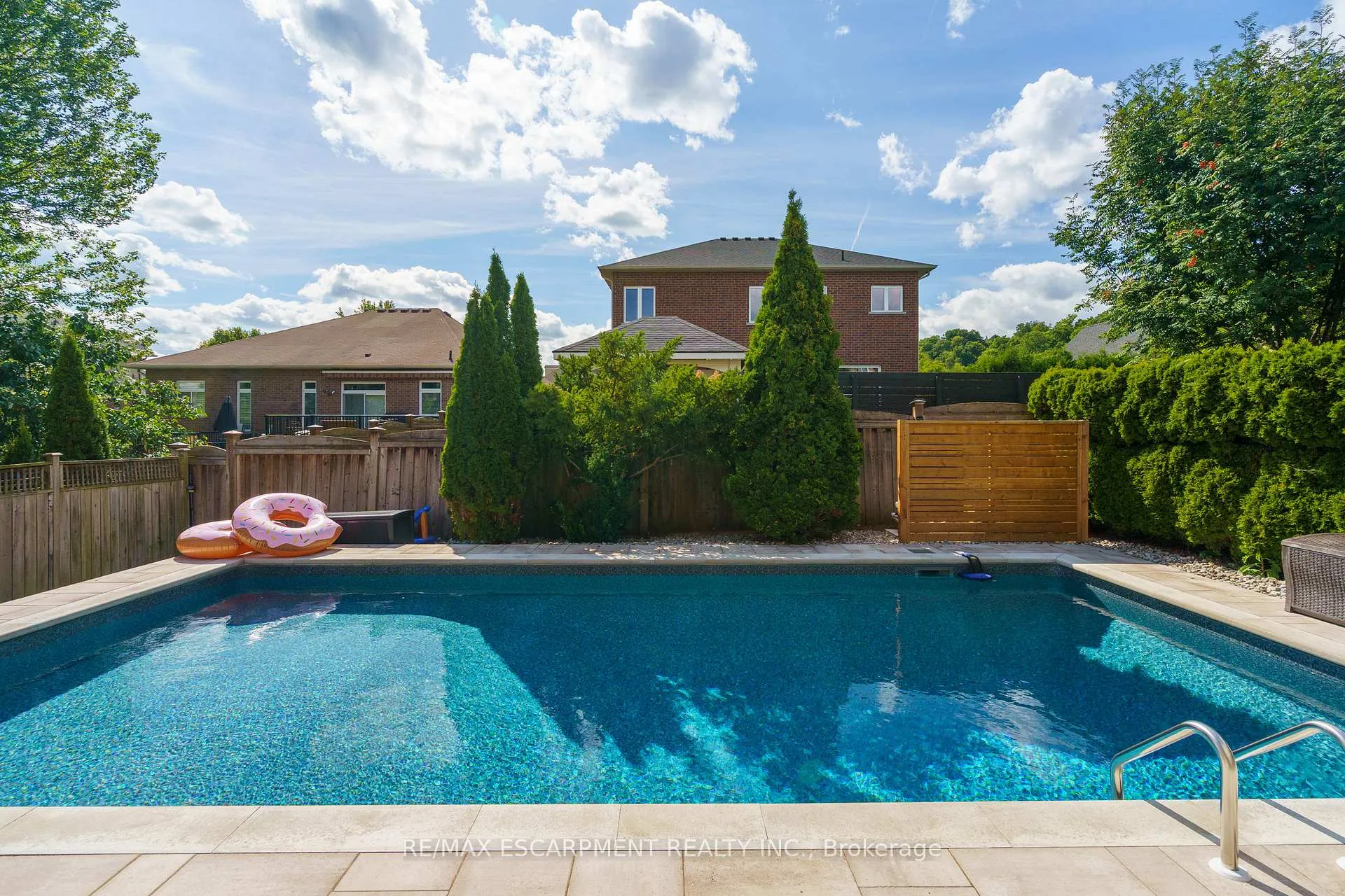 Photo 47 of 104 Davidson Boulevard, Hamilton, Dundas — HOMEH
