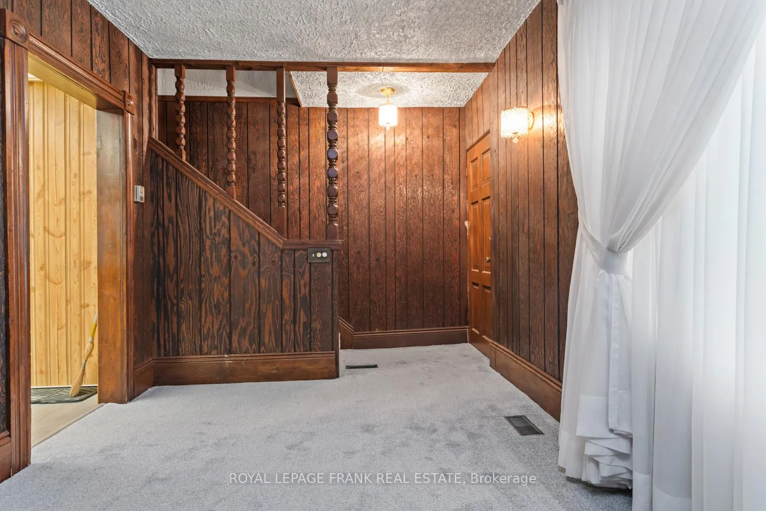 Photo 4 of 215 Celina Street, Oshawa, Central — HOMEH