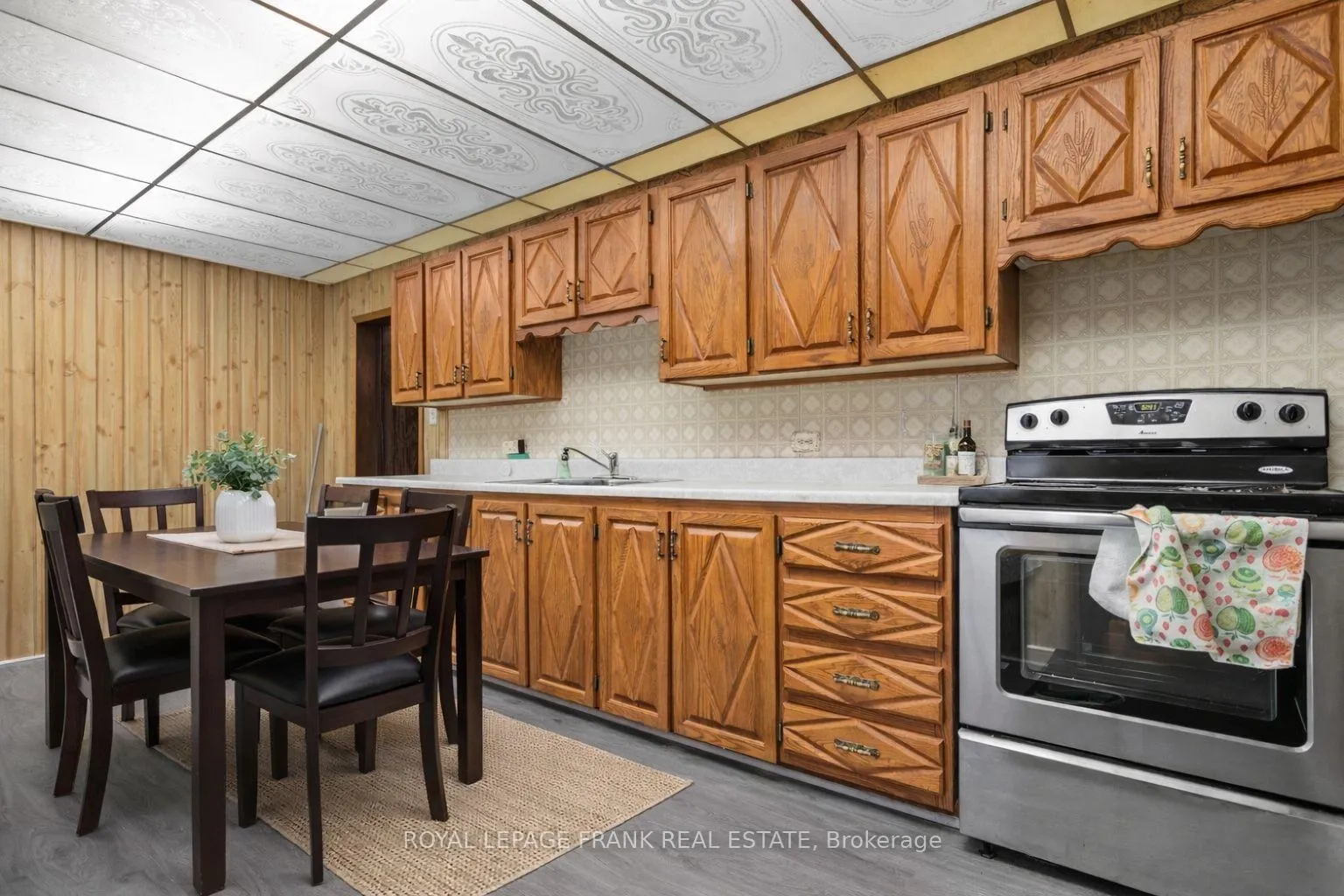 Photo 5 of 215 Celina Street, Oshawa, Central — HOMEH