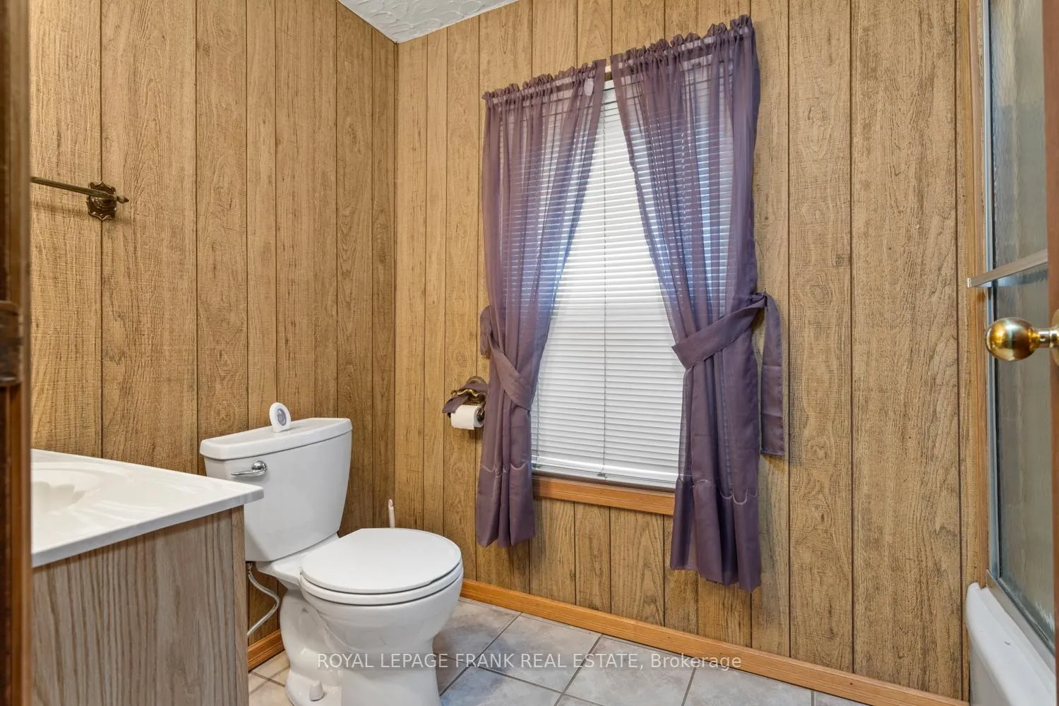 Photo 11 of 215 Celina Street, Oshawa, Central — HOMEH