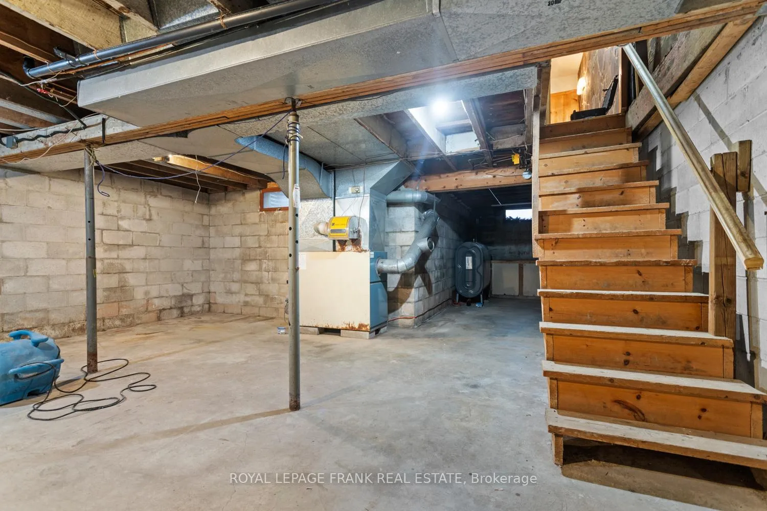 Photo 14 of 215 Celina Street, Oshawa, Central — HOMEH