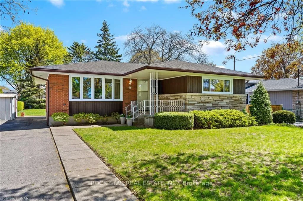 Front of Unit Lower, 78 Leaside Drive