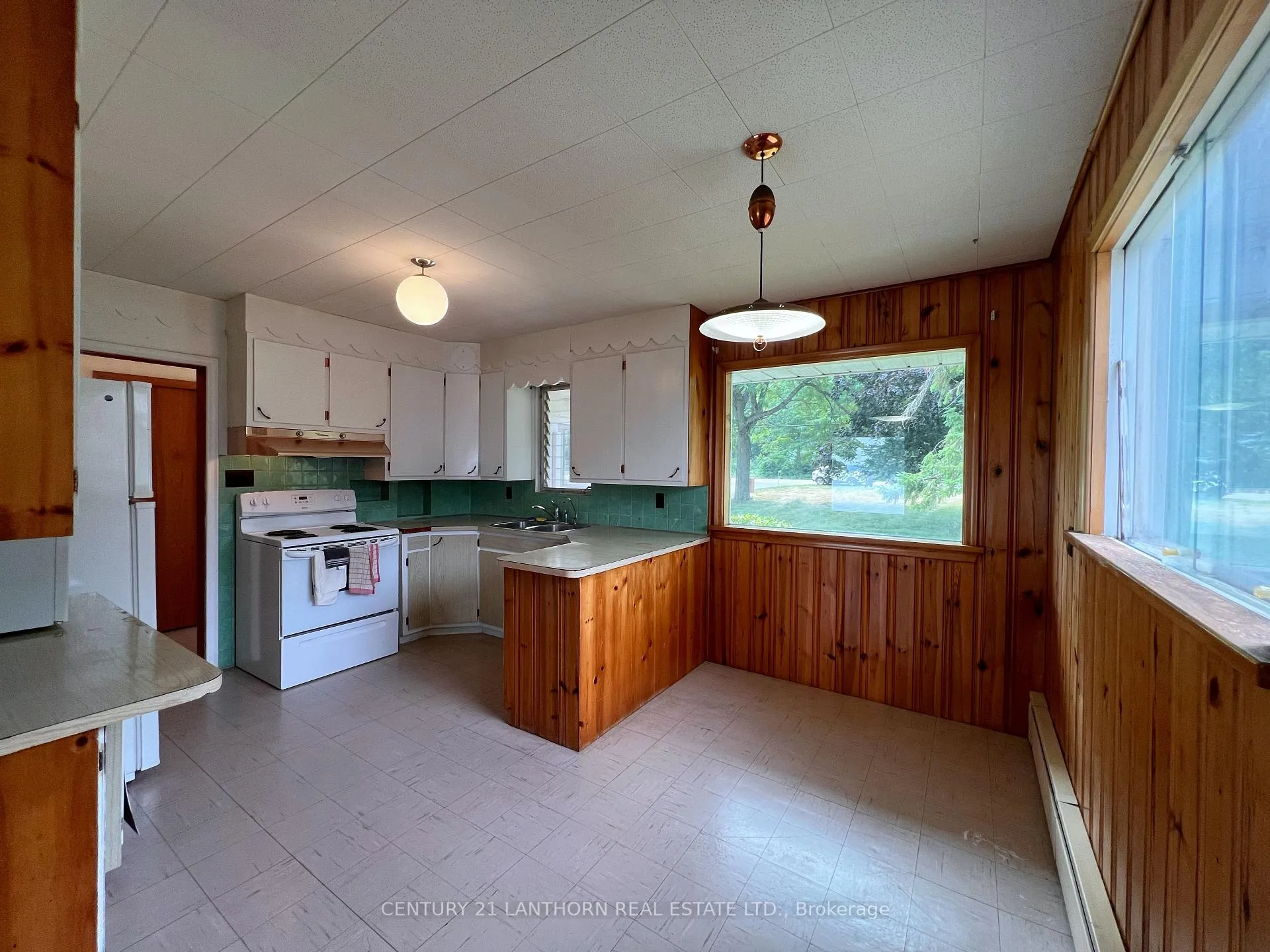 Photo 11 of 11468 Loyalist Parkway, Prince Edward County, Picton — HOMEH