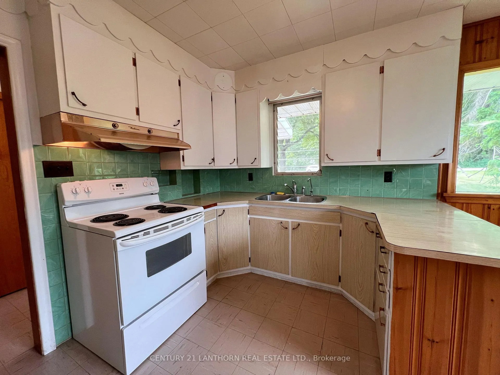 Photo 12 of 11468 Loyalist Parkway, Prince Edward County, Picton — HOMEH