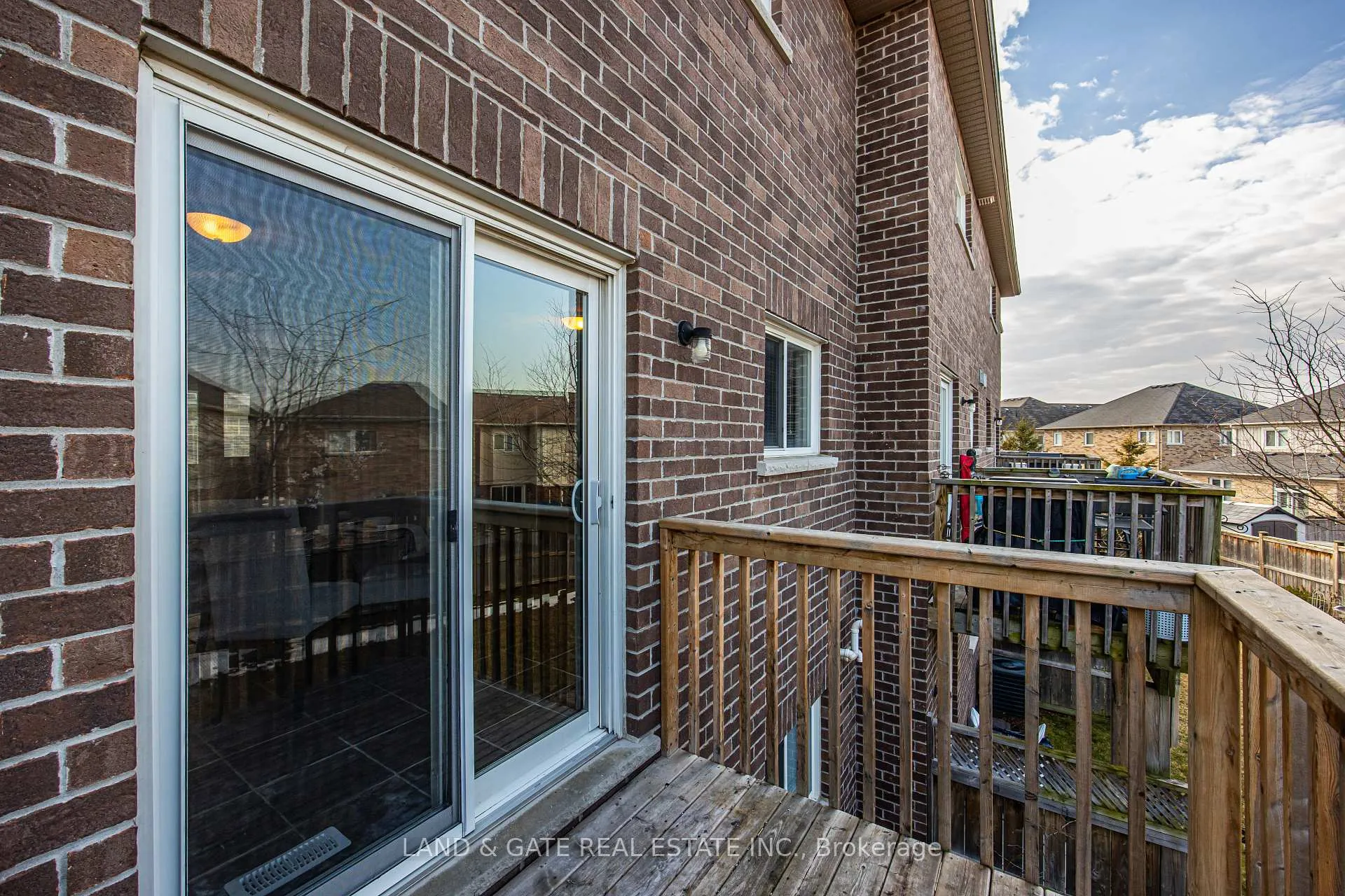 Photo 8 of 16 Katerson Lane, Clarington, Courtice — HOMEH