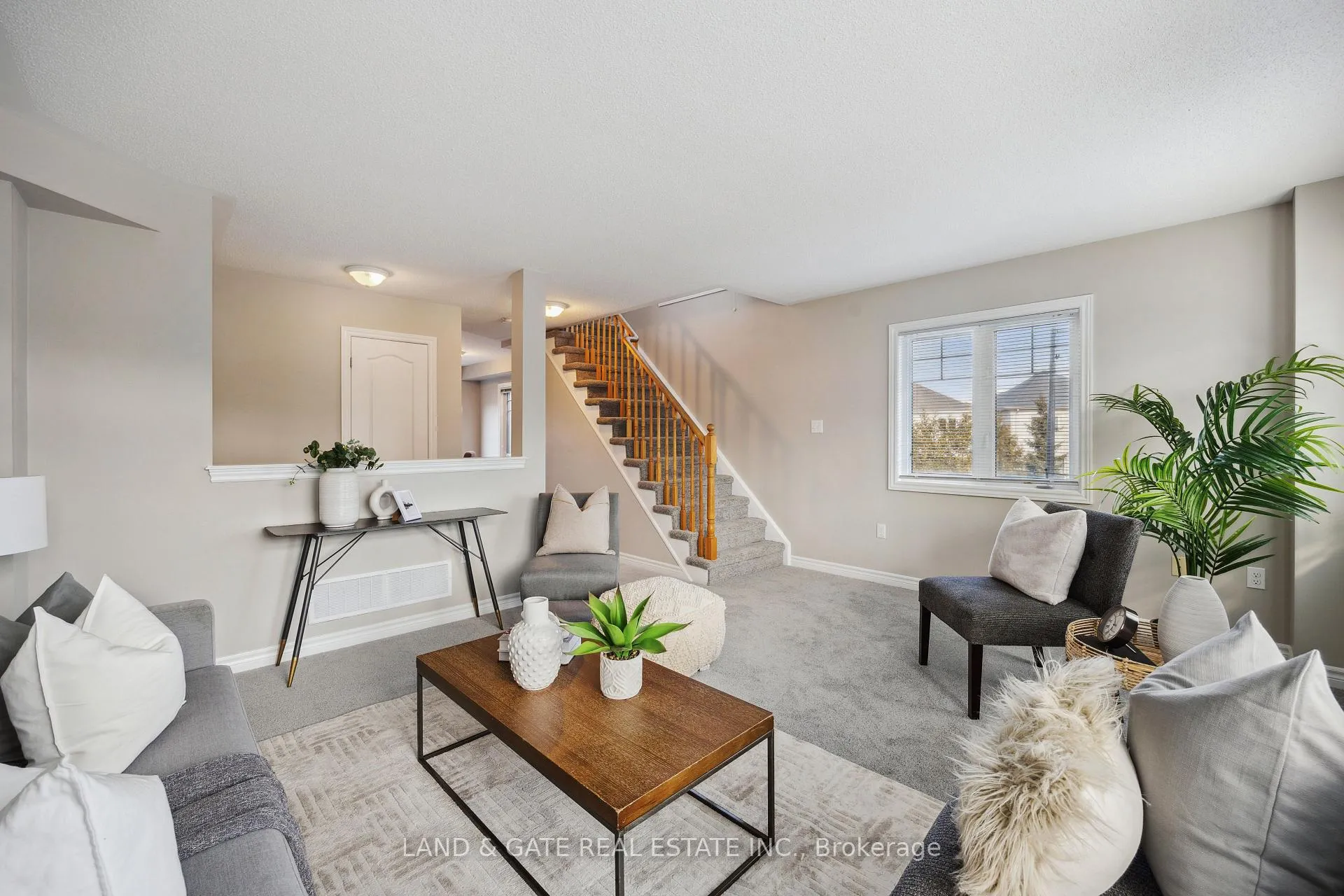 Photo 12 of 16 Katerson Lane, Clarington, Courtice — HOMEH