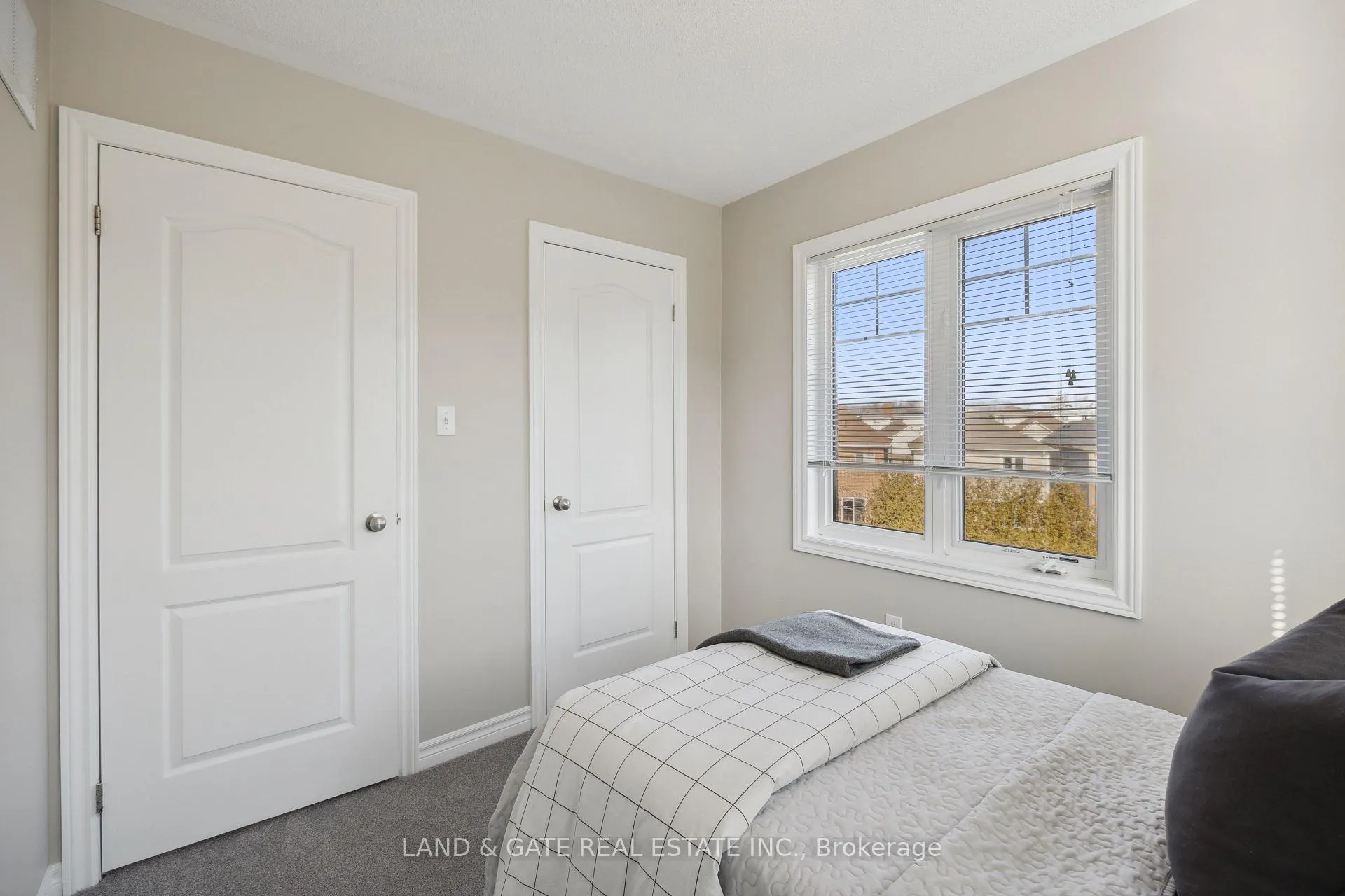 Photo 18 of 16 Katerson Lane, Clarington, Courtice — HOMEH