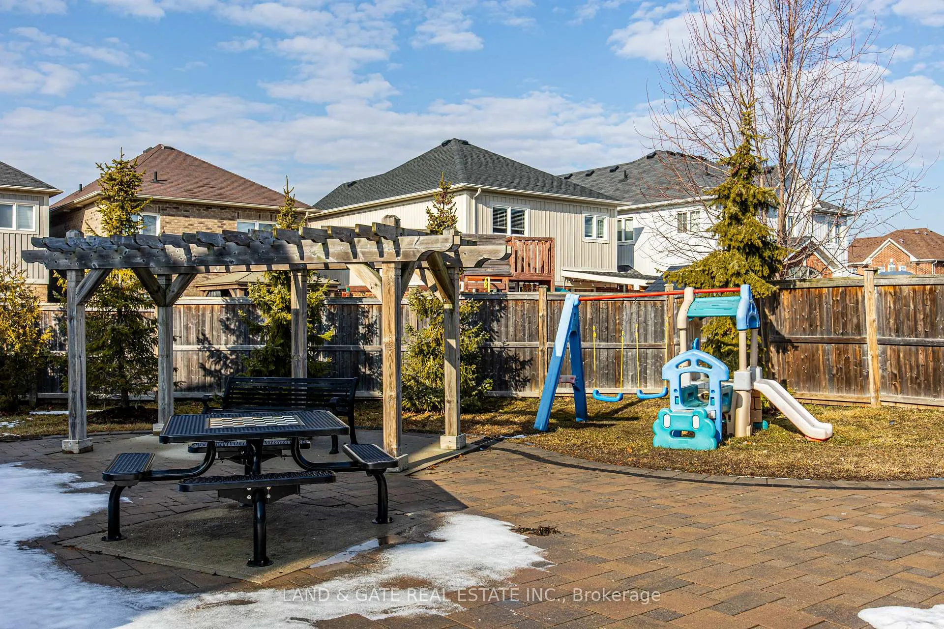 Photo 23 of 16 Katerson Lane, Clarington, Courtice — HOMEH