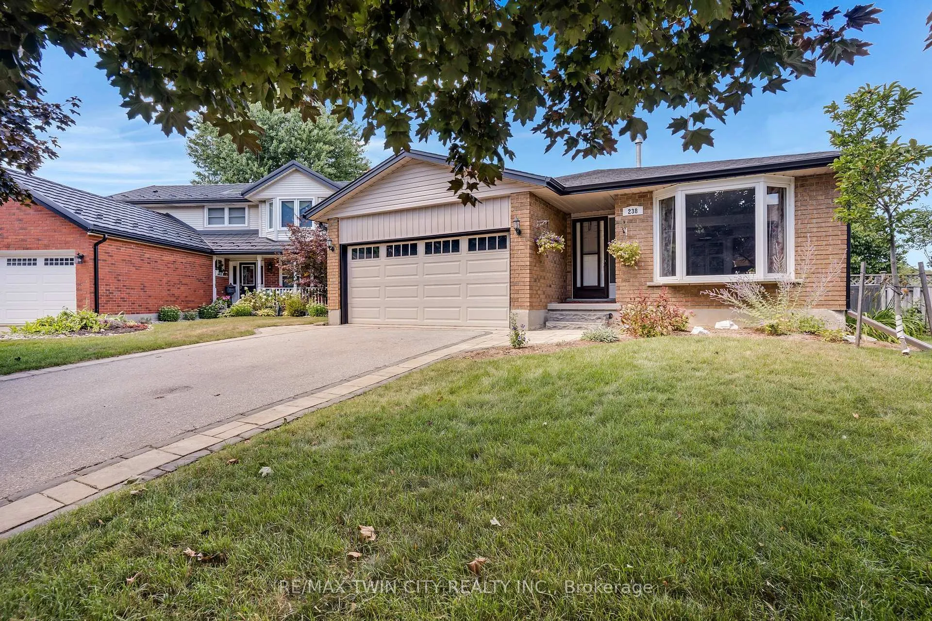 Photo 1 of 238 Westview Court, Kitchener — HOMEH
