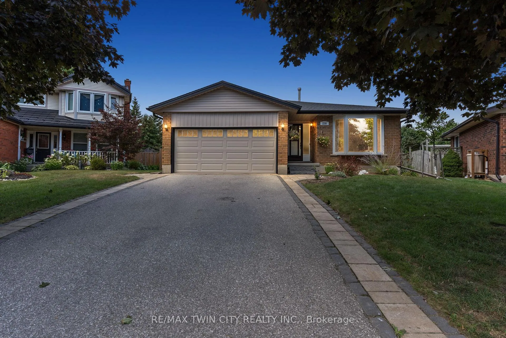 Photo 3 of 238 Westview Court, Kitchener — HOMEH