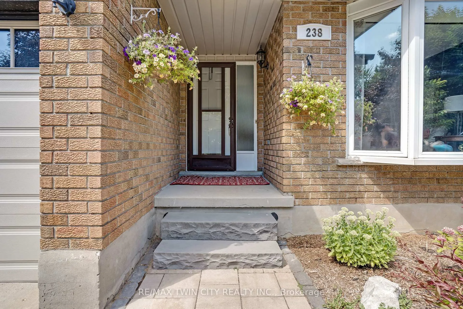 Photo 4 of 238 Westview Court, Kitchener — HOMEH