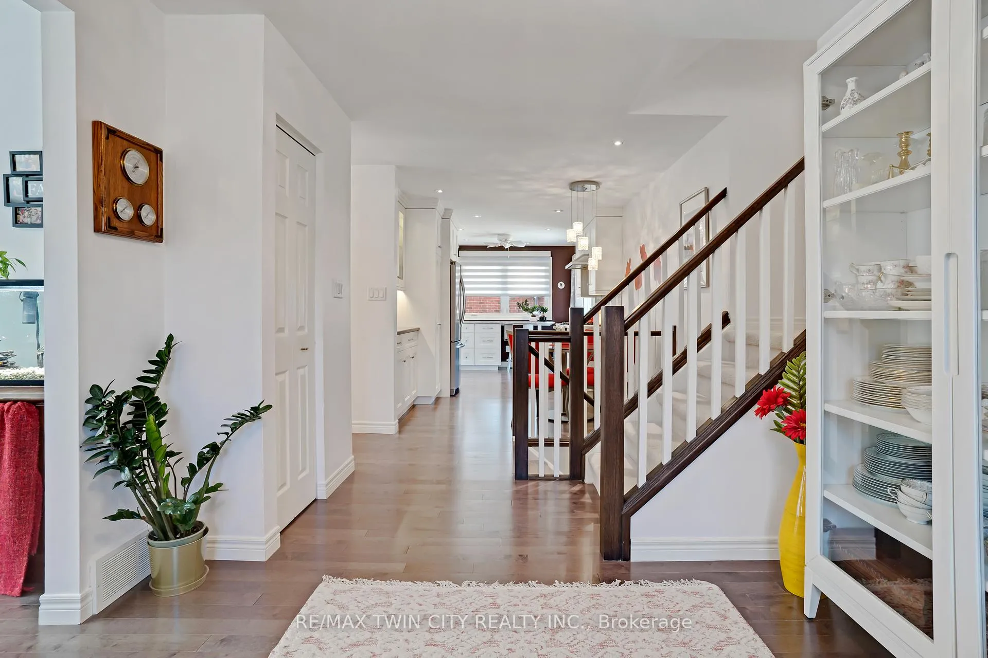 Photo 11 of 238 Westview Court, Kitchener — HOMEH
