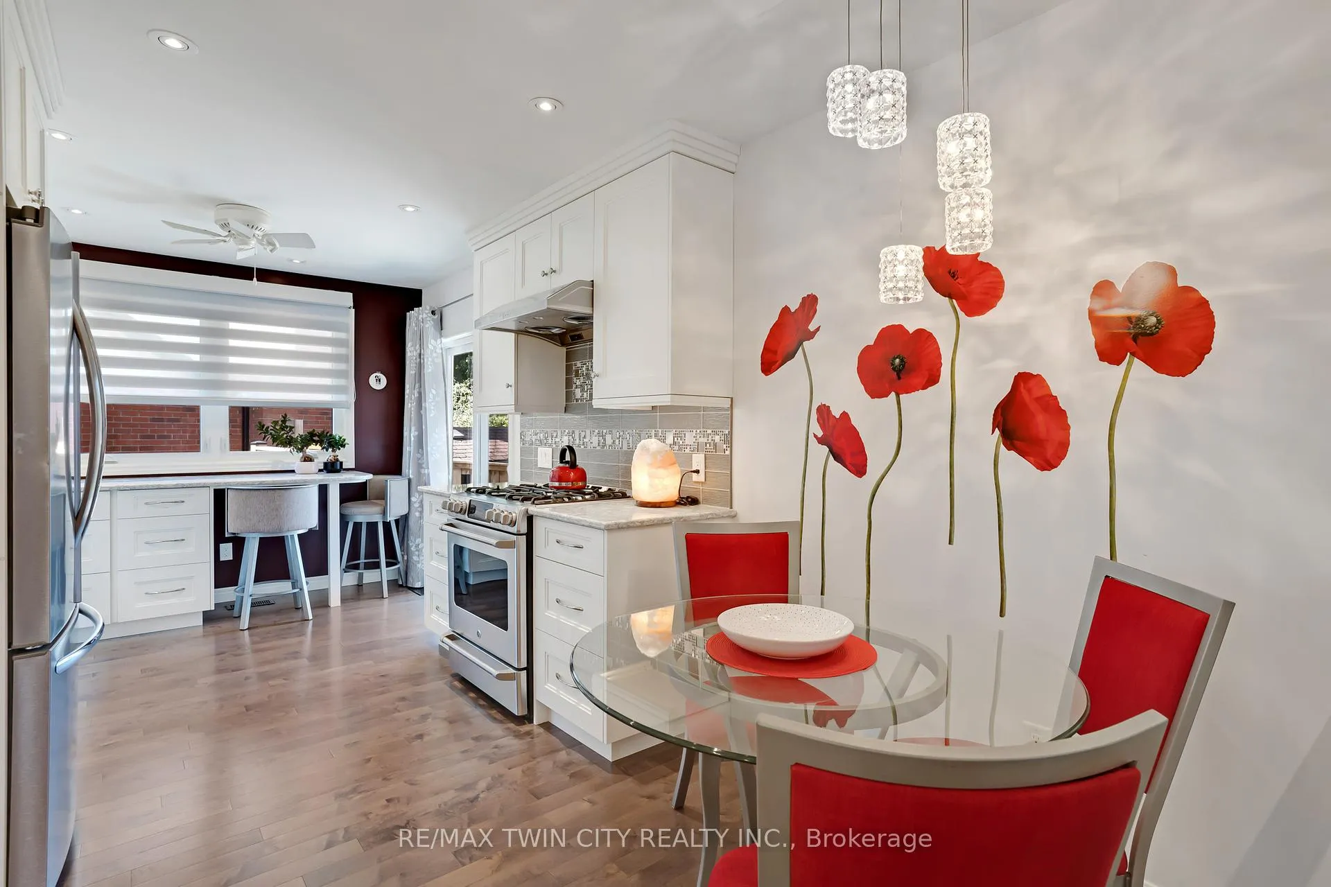 Photo 12 of 238 Westview Court, Kitchener — HOMEH