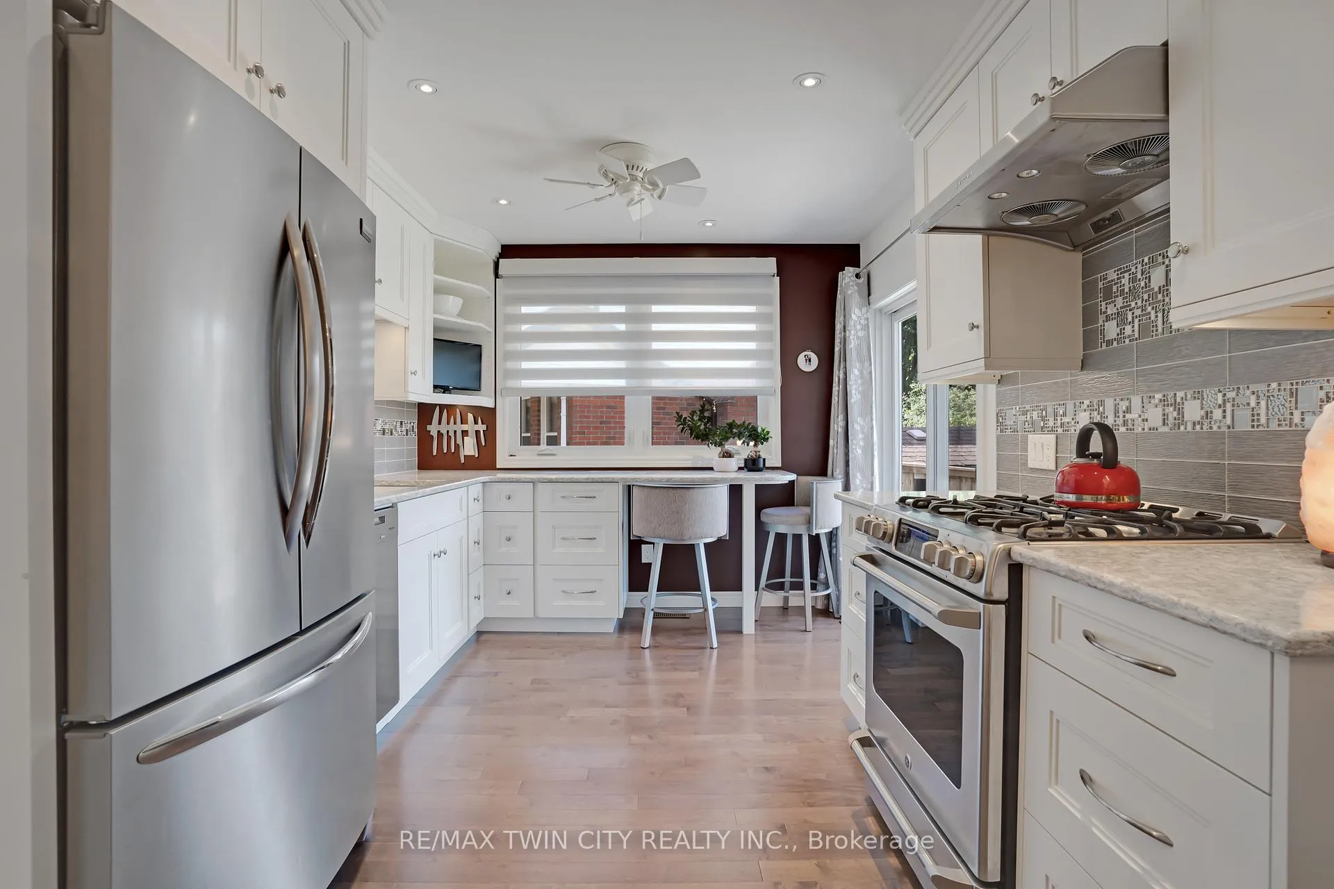 Photo 13 of 238 Westview Court, Kitchener — HOMEH