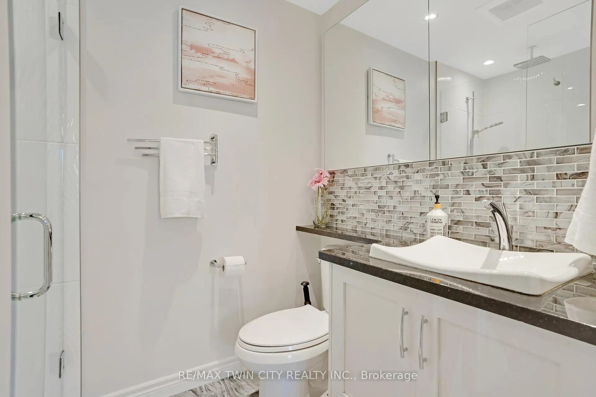 Photo 19 of 238 Westview Court, Kitchener — HOMEH