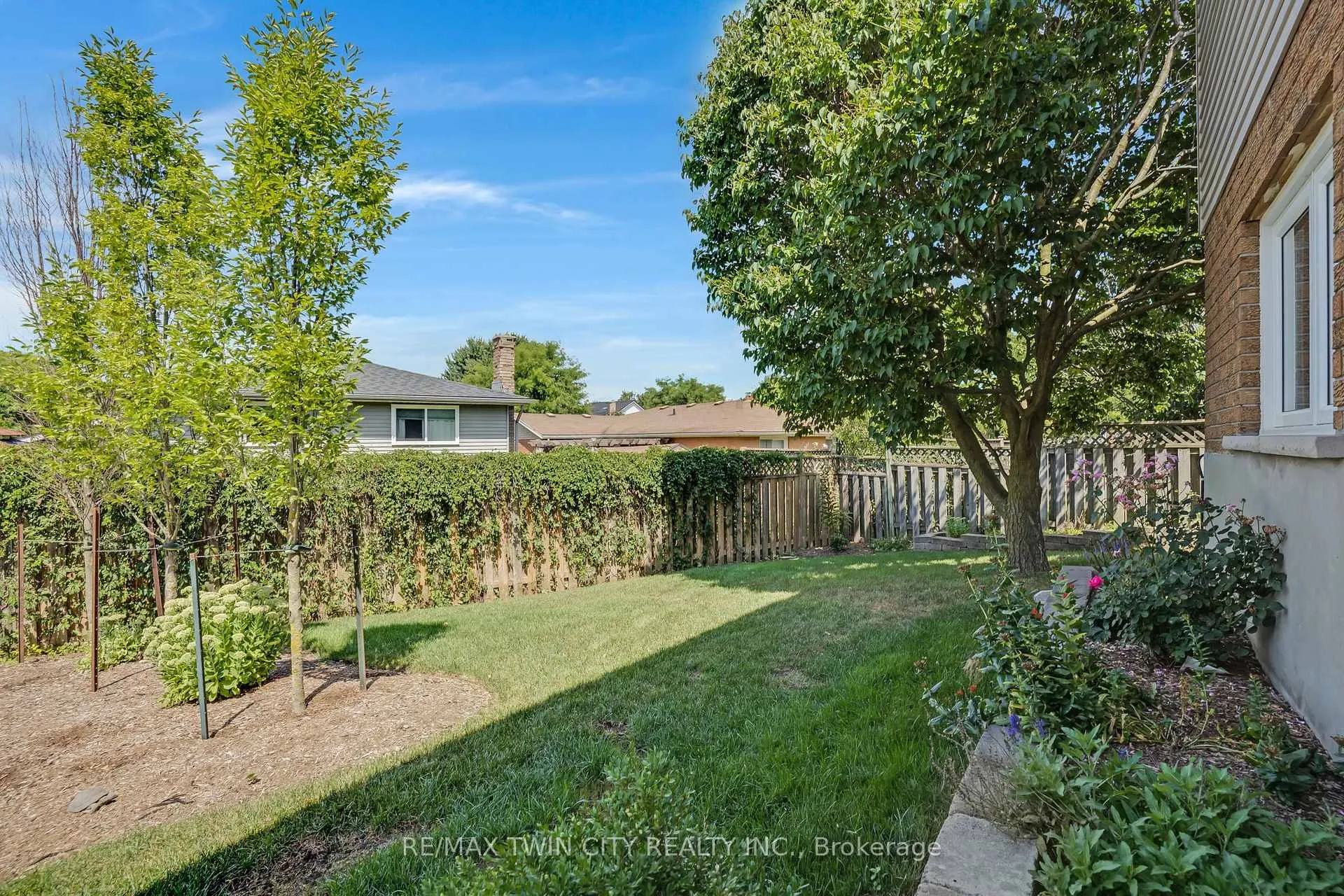 Photo 34 of 238 Westview Court, Kitchener — HOMEH