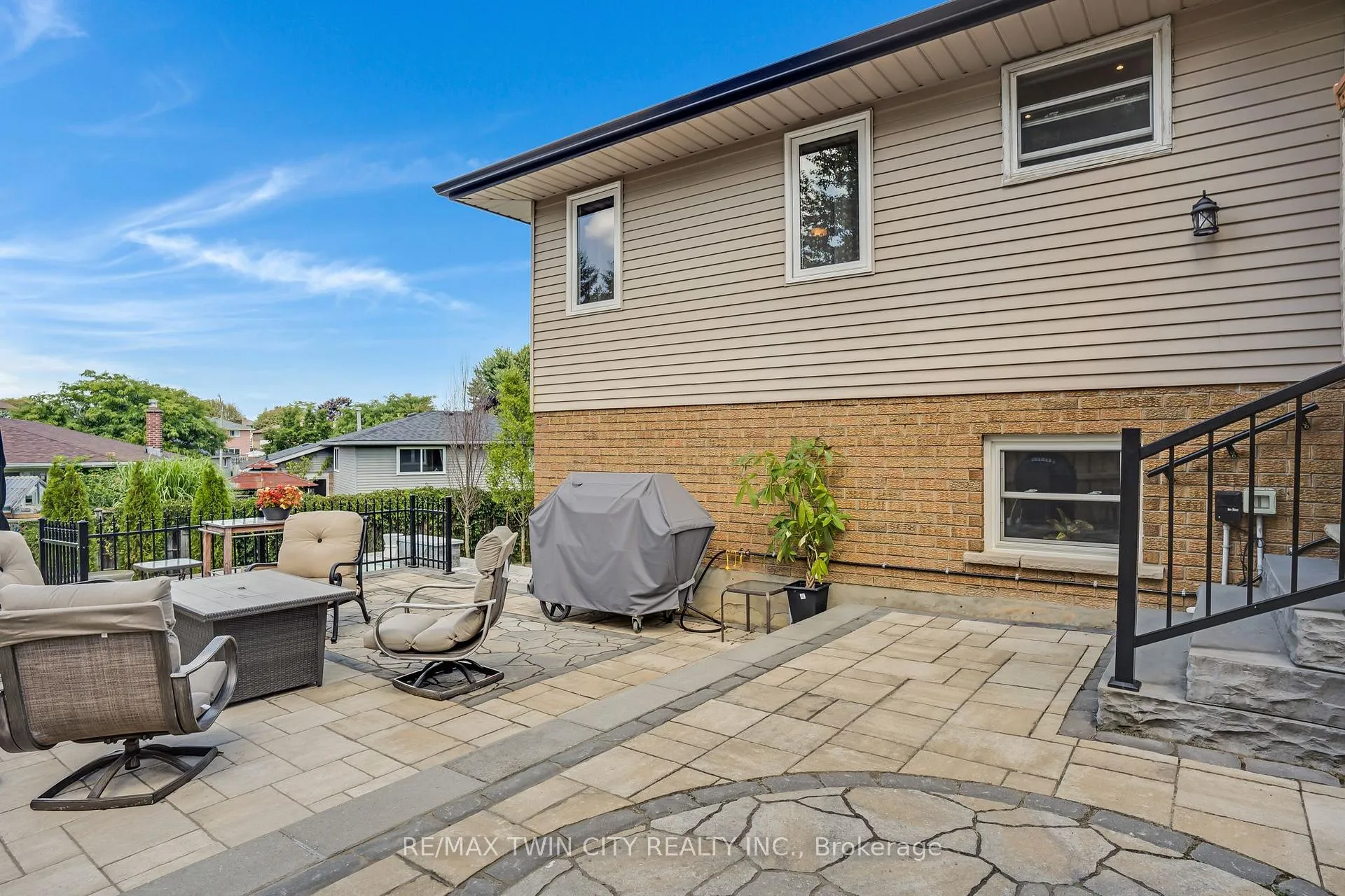 Photo 36 of 238 Westview Court, Kitchener — HOMEH