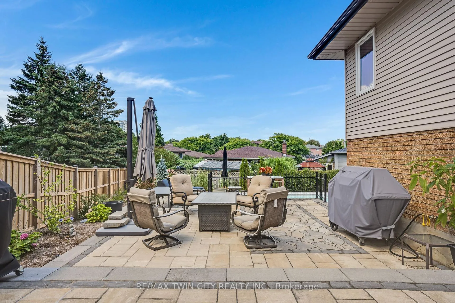 Photo 37 of 238 Westview Court, Kitchener — HOMEH
