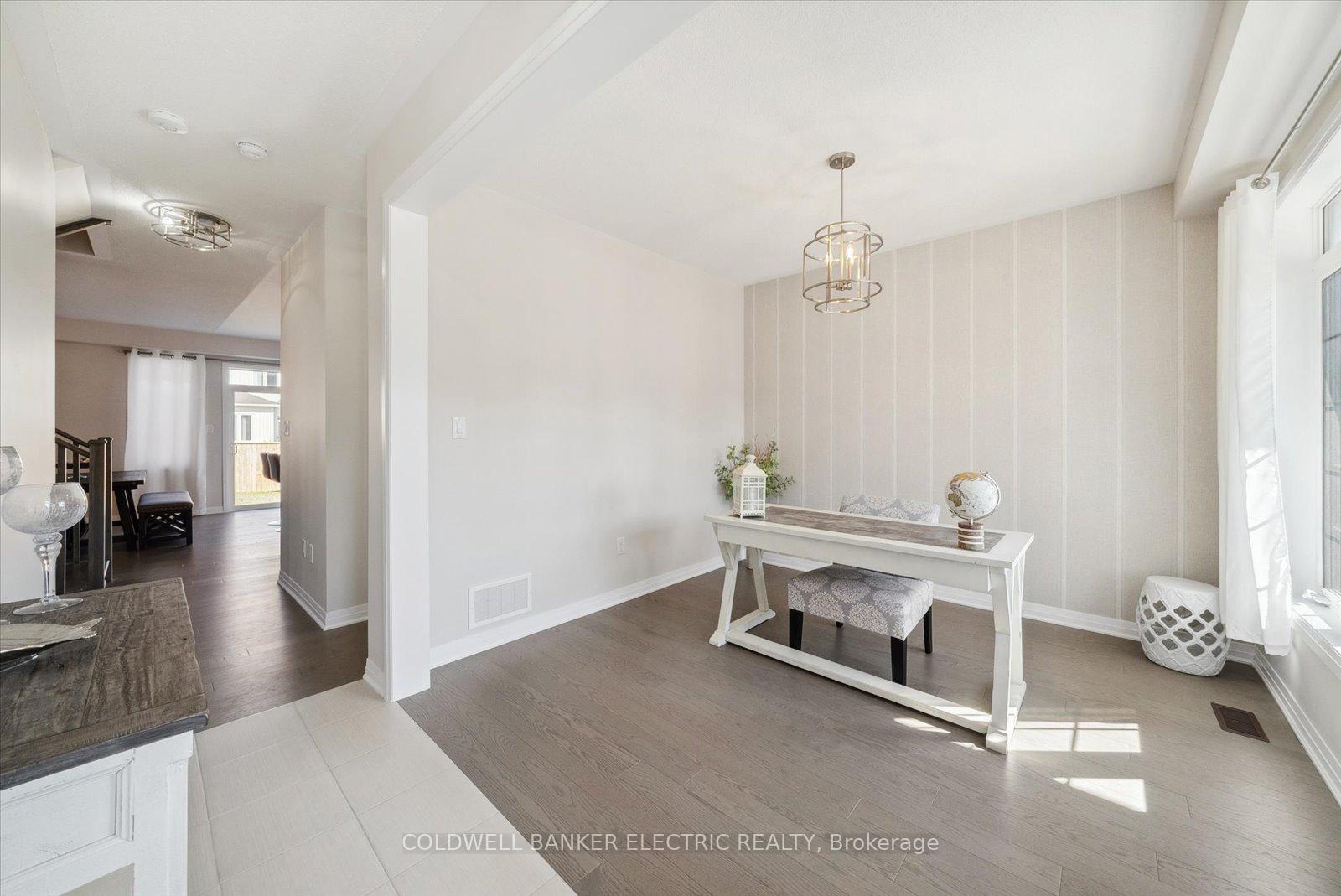 Photo 3 of 55 Horizon Avenue, Cavan Monaghan, Cavan Twp — HOMEH