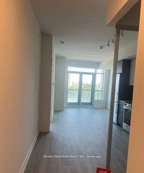 Photo 5 of Unit 404A, 30 Upper Mall Way, Vaughan, Brownridge — HOMEH