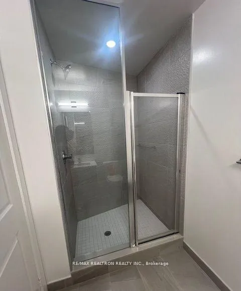 Photo 7 of Unit 404A, 30 Upper Mall Way, Vaughan, Brownridge — HOMEH