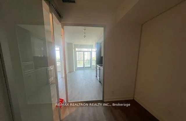 Photo 8 of Unit 404A, 30 Upper Mall Way, Vaughan, Brownridge — HOMEH