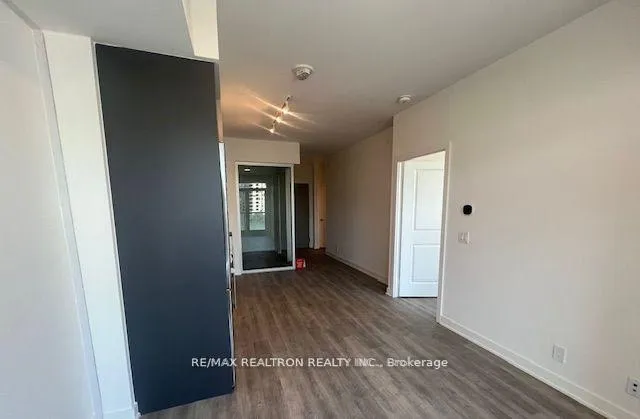 Photo 13 of Unit 404A, 30 Upper Mall Way, Vaughan, Brownridge — HOMEH