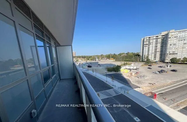 Photo 14 of Unit 404A, 30 Upper Mall Way, Vaughan, Brownridge — HOMEH