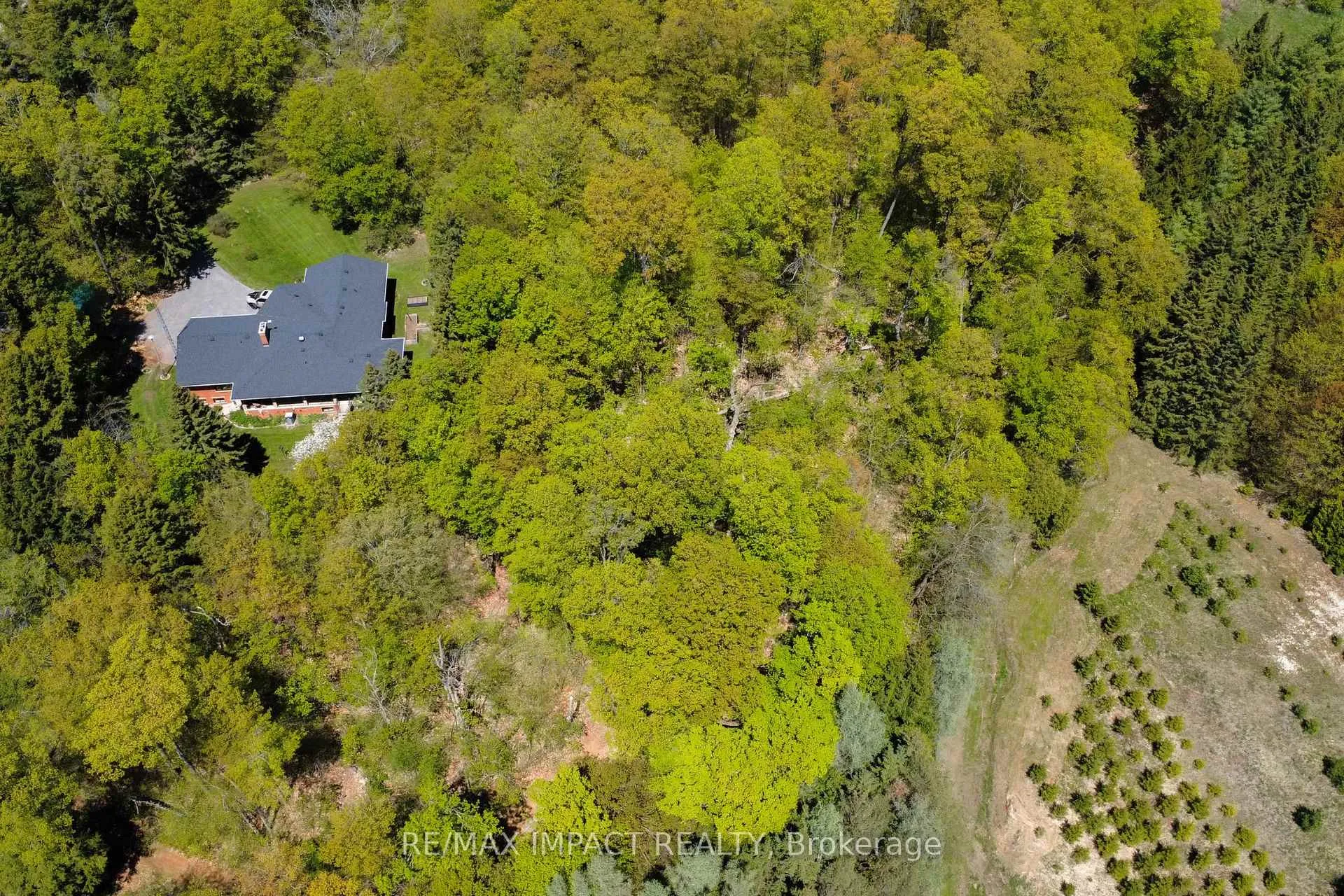 Photo 6 of 215 Raglan Road W, Oshawa, Rural Oshawa — HOMEH