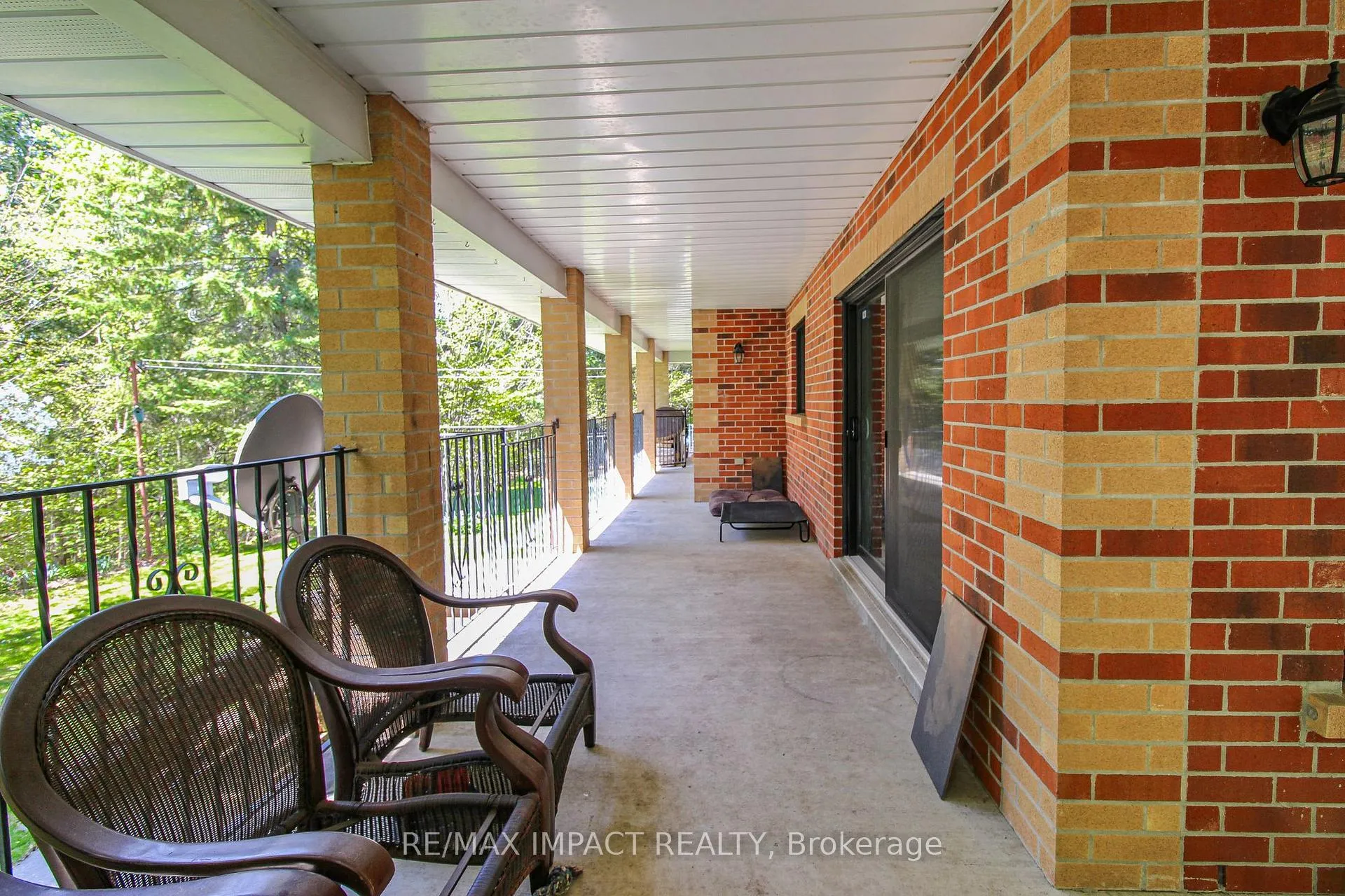 Photo 14 of 215 Raglan Road W, Oshawa, Rural Oshawa — HOMEH