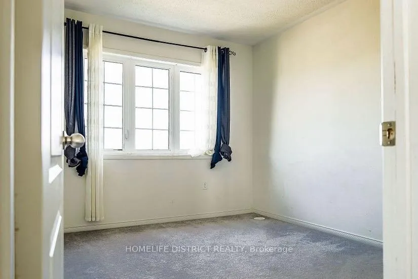 Photo 6 of 2232 Chevron Prince Path, Oshawa, Windfields — HOMEH