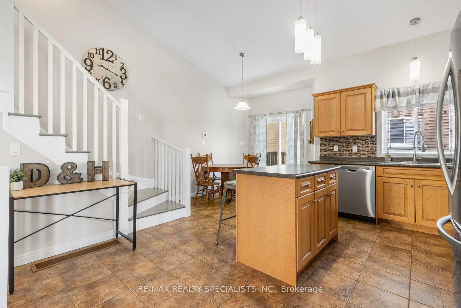 Photo 10 of 155 Sheffield Street, Southgate — HOMEH