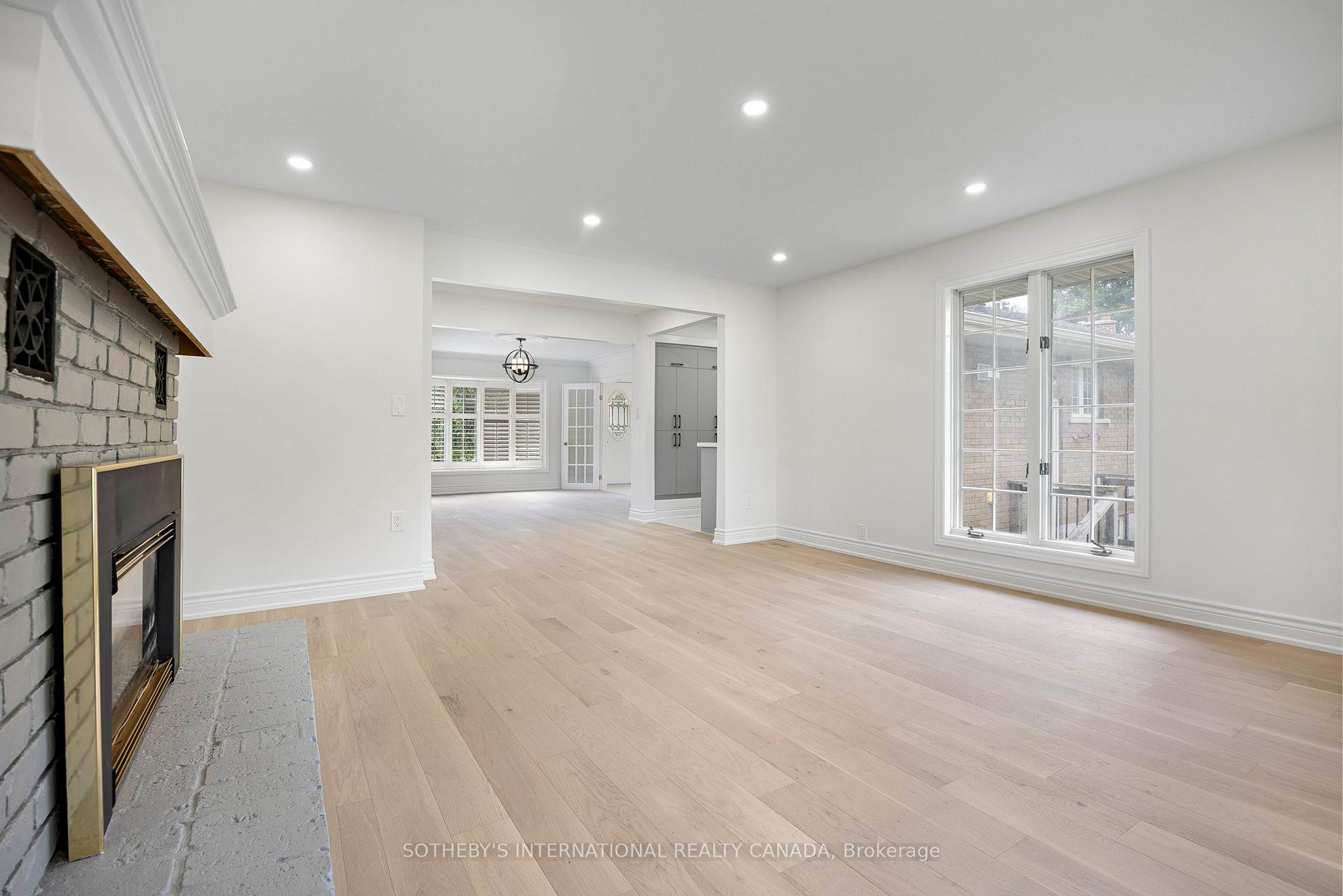 Photo 6 of 4111 McIntosh Place, Burlington, Shoreacres — HOMEH