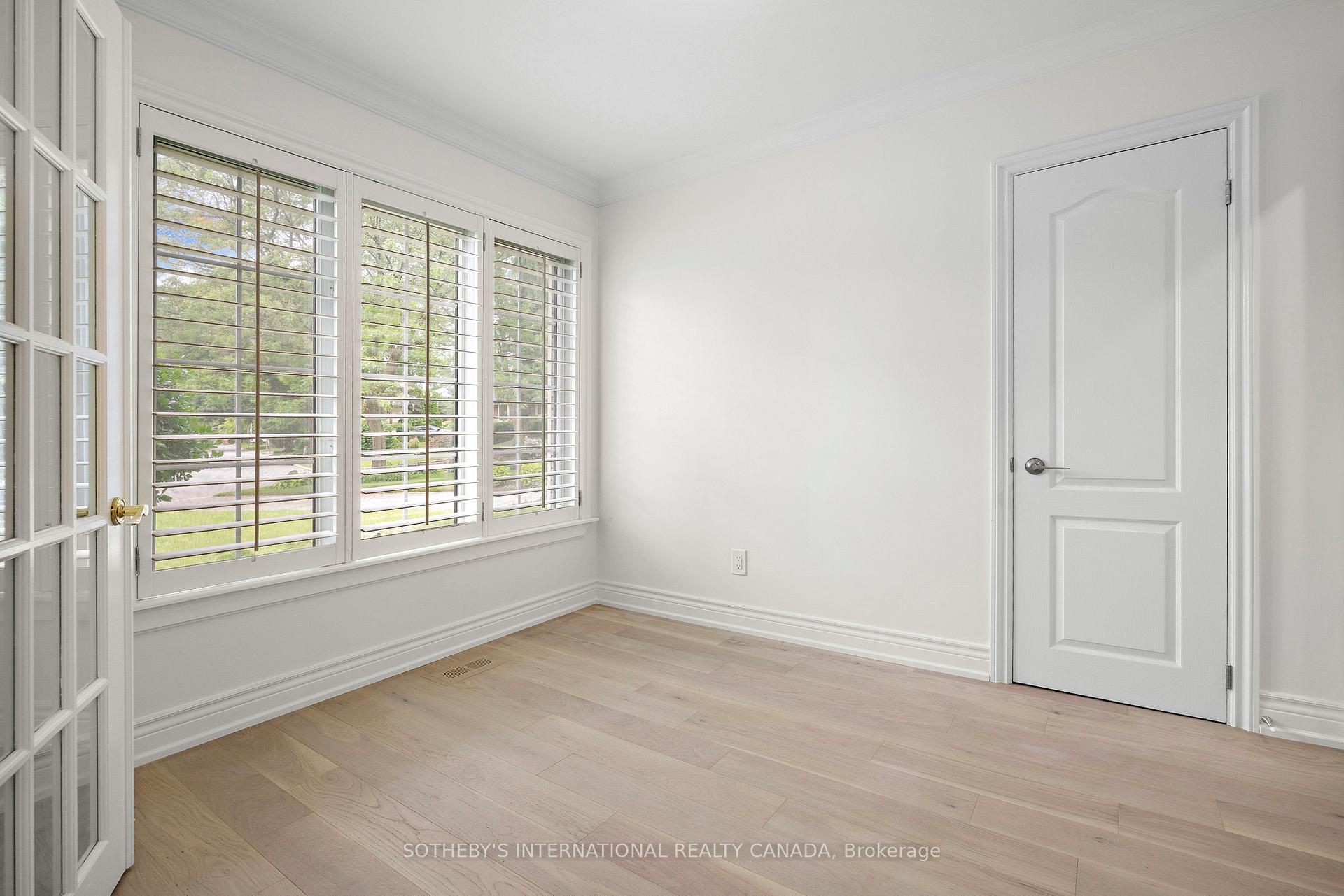 Photo 8 of 4111 McIntosh Place, Burlington, Shoreacres — HOMEH