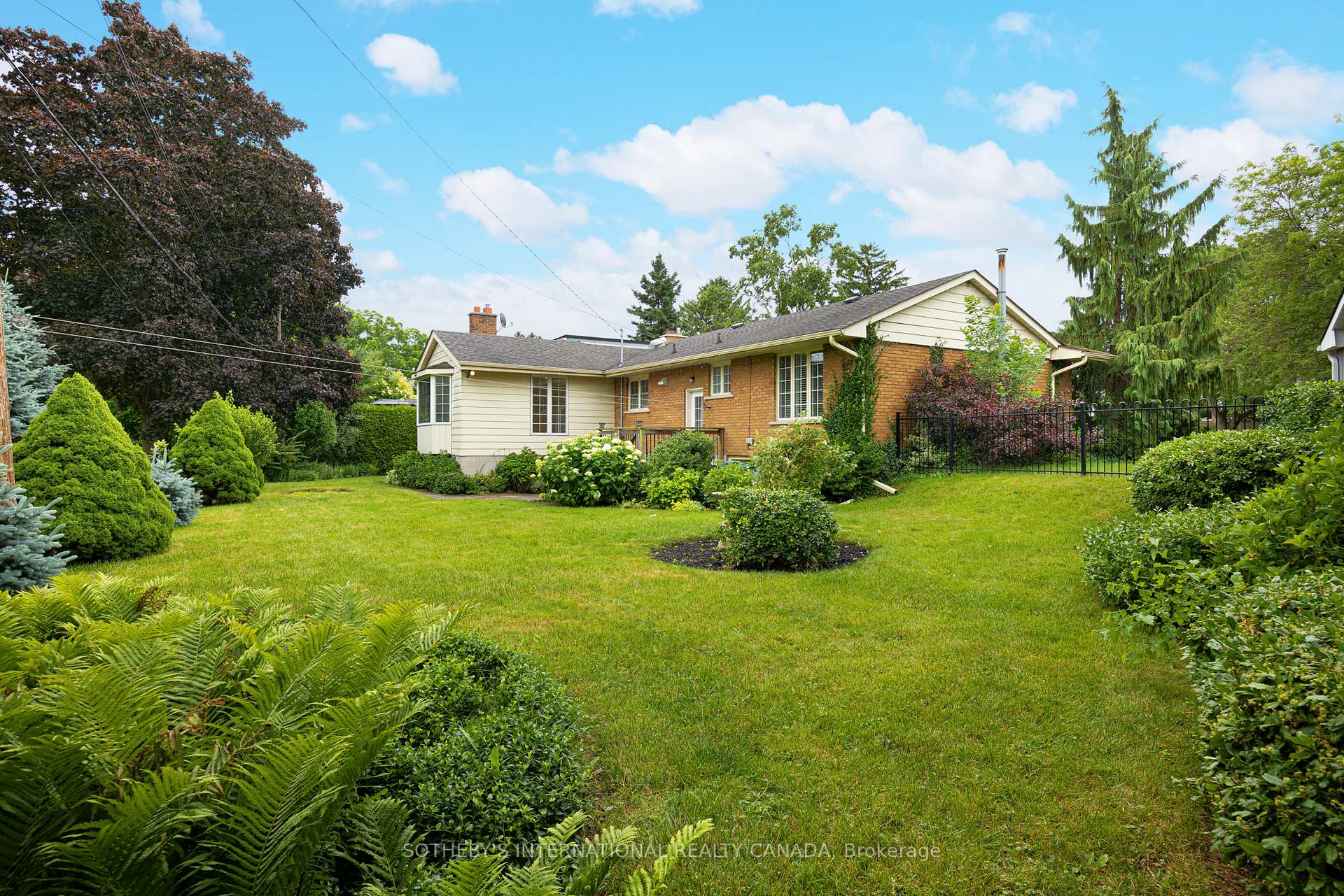 Photo 20 of 4111 McIntosh Place, Burlington, Shoreacres — HOMEH