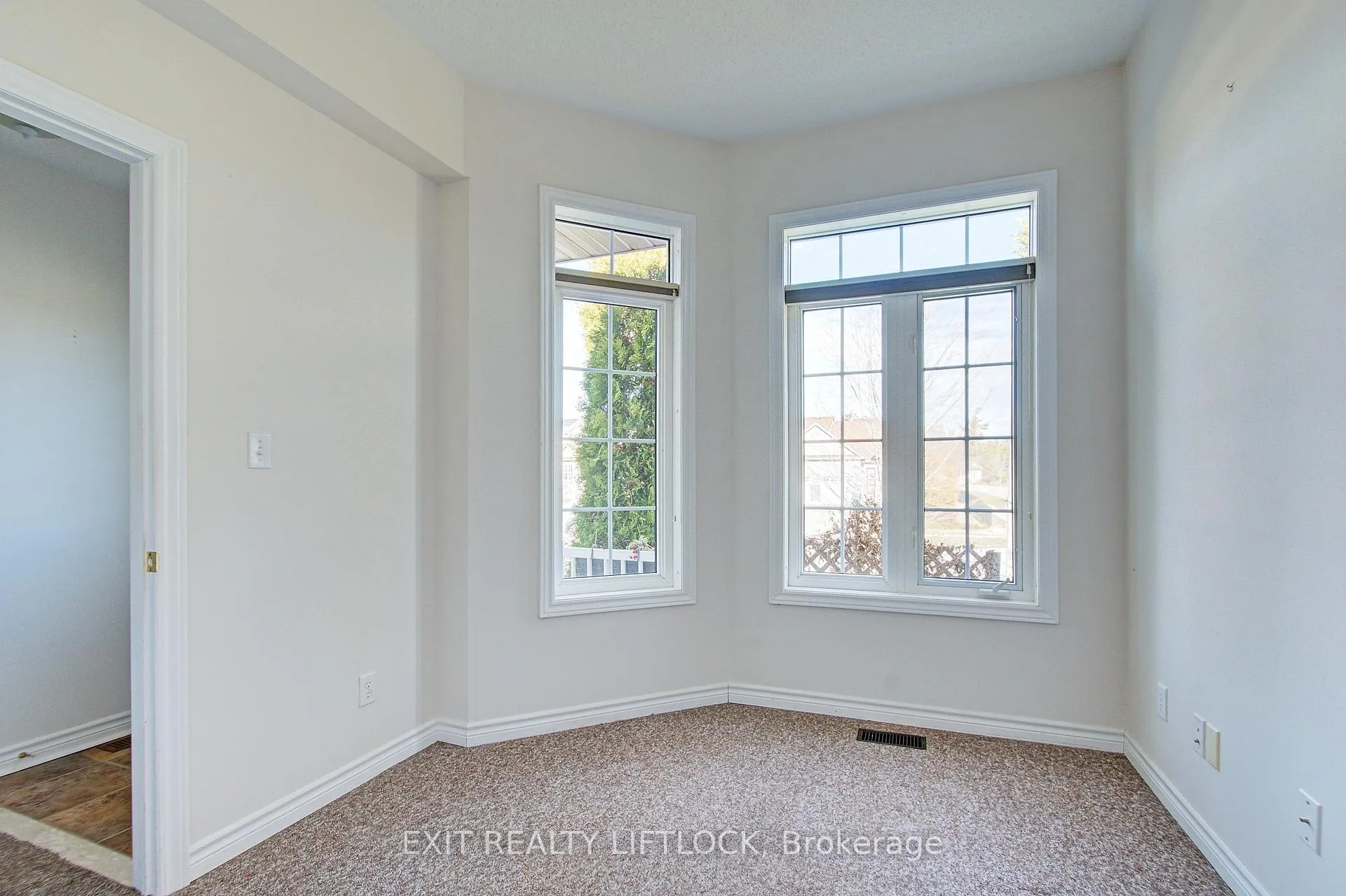 Photo 6 of 569 Garbutt Terrace, Peterborough, Northcrest Ward 5 — HOMEH