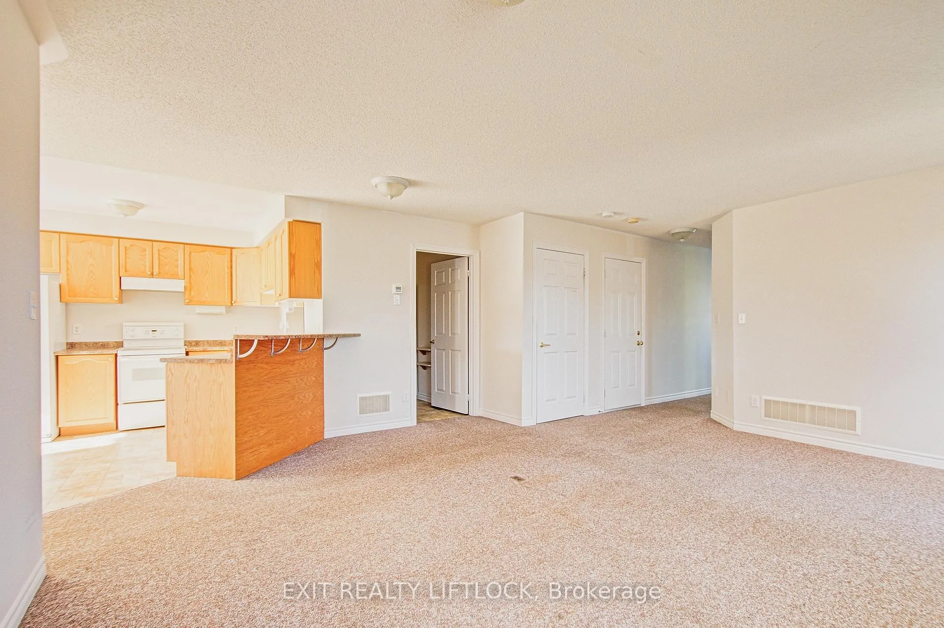 Photo 10 of 569 Garbutt Terrace, Peterborough, Northcrest Ward 5 — HOMEH