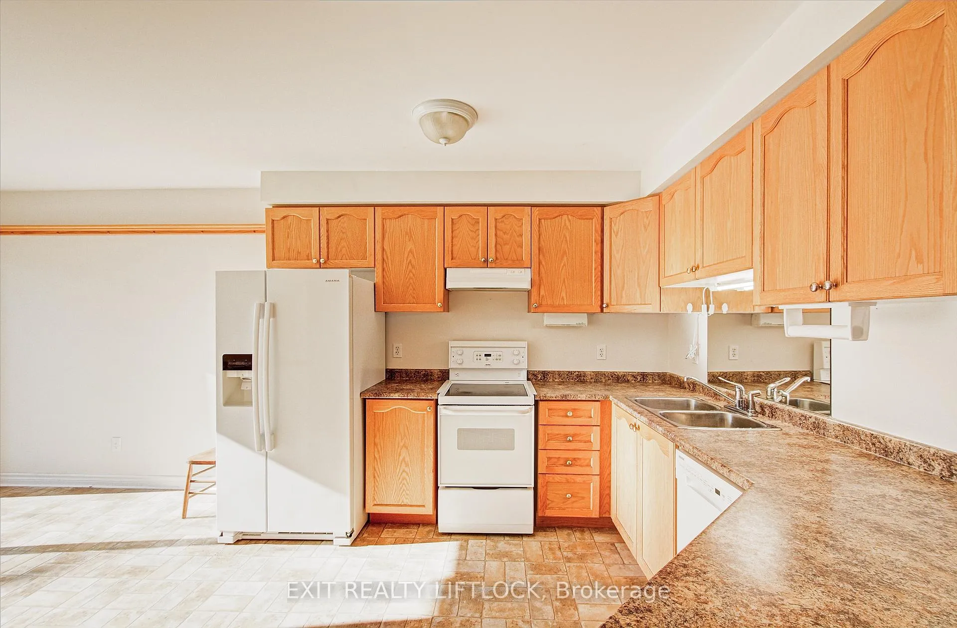 Photo 11 of 569 Garbutt Terrace, Peterborough, Northcrest Ward 5 — HOMEH
