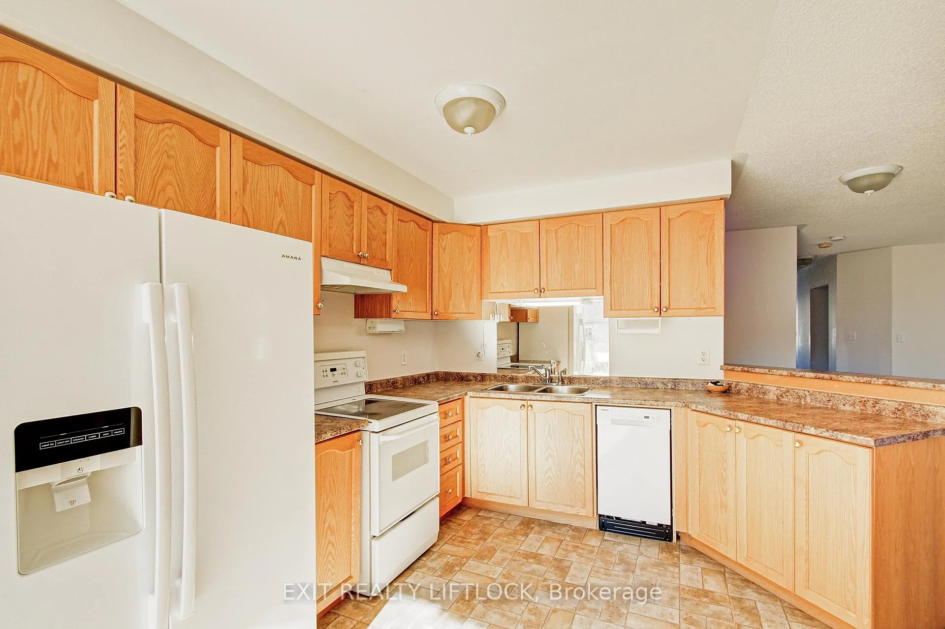 Photo 12 of 569 Garbutt Terrace, Peterborough, Northcrest Ward 5 — HOMEH