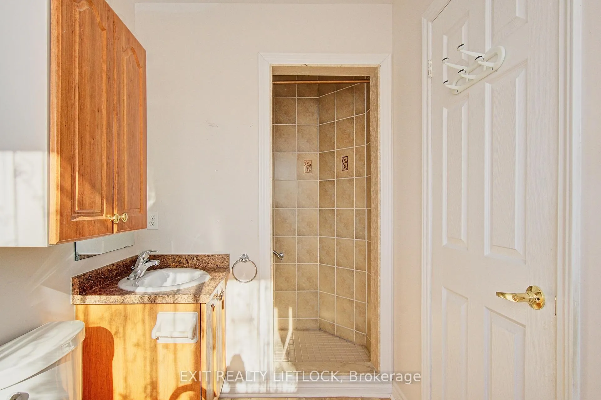 Photo 16 of 569 Garbutt Terrace, Peterborough, Northcrest Ward 5 — HOMEH