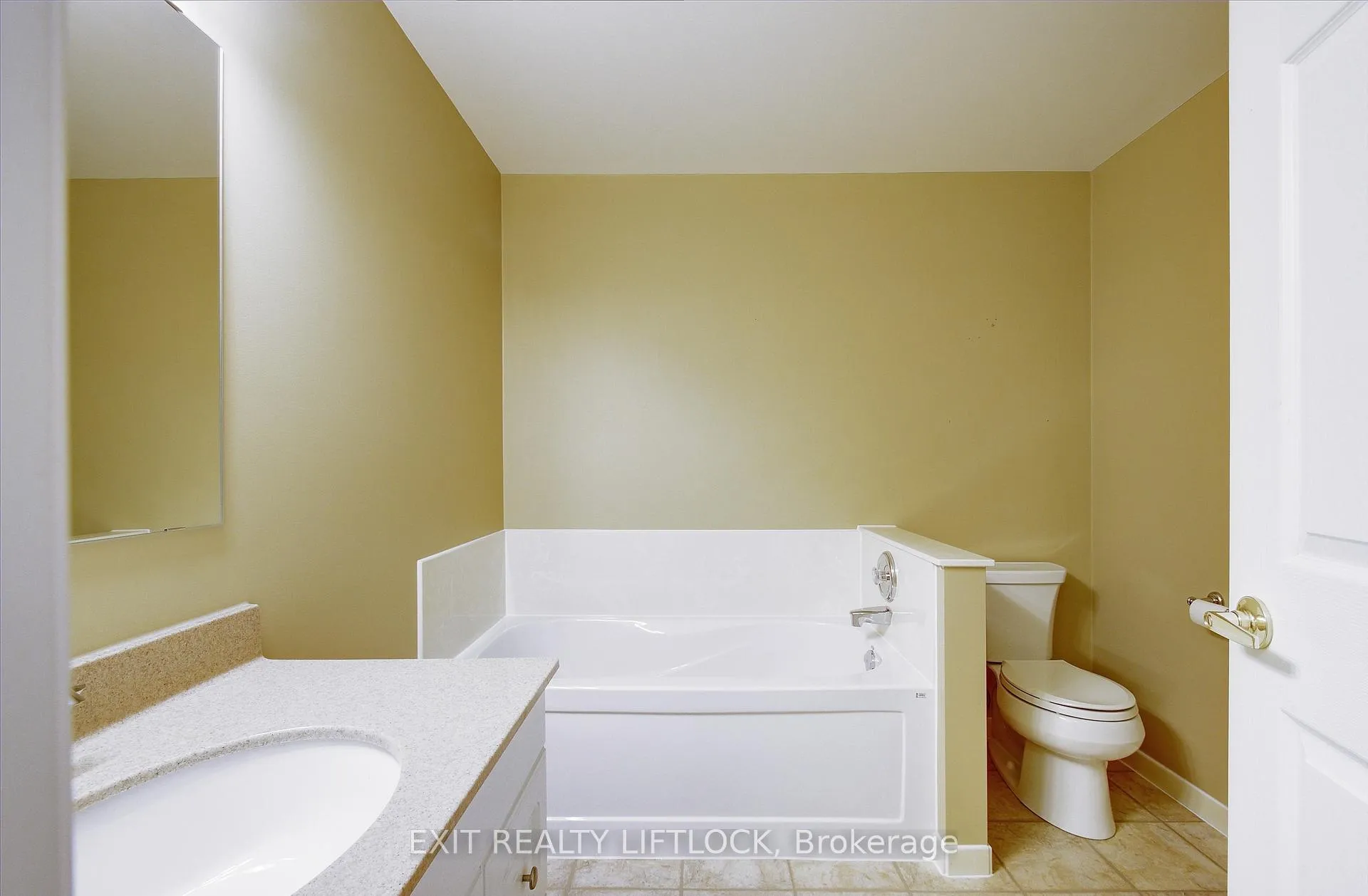 Photo 25 of 569 Garbutt Terrace, Peterborough, Northcrest Ward 5 — HOMEH