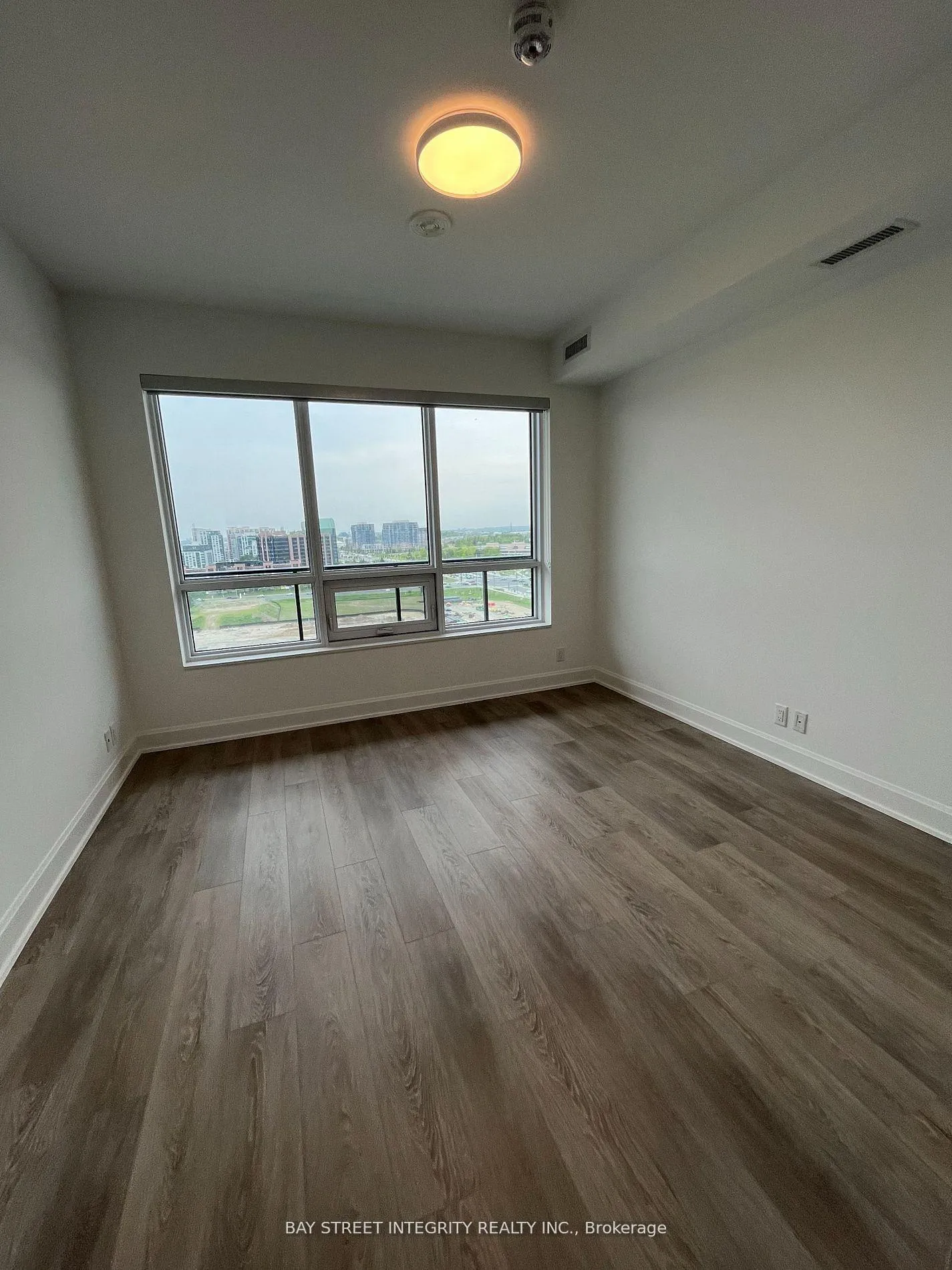 Photo 6 of Unit 1607, 8 Water Walk Drive, Markham, Unionville — HOMEH