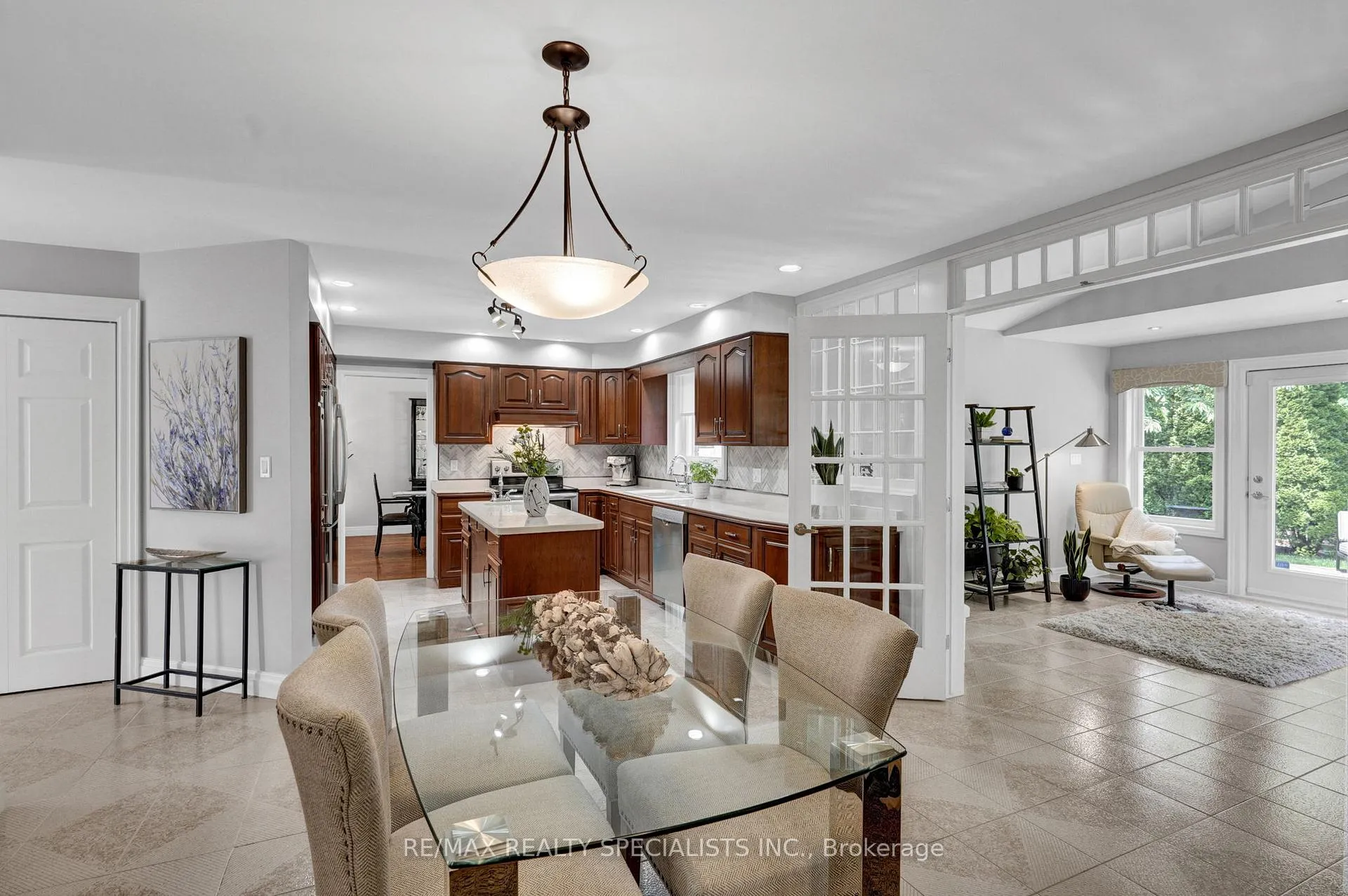 Photo 11 of 7103 Burbank Crescent, Niagara Falls, Morrison — HOMEH
