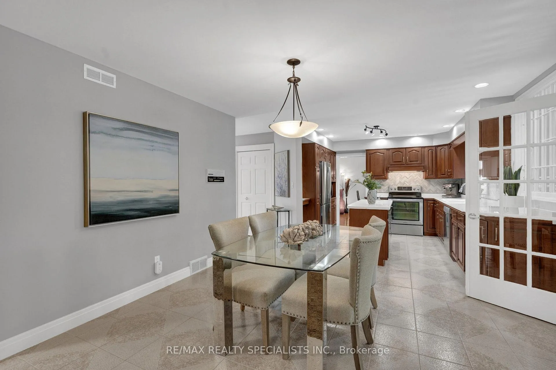 Photo 12 of 7103 Burbank Crescent, Niagara Falls, Morrison — HOMEH