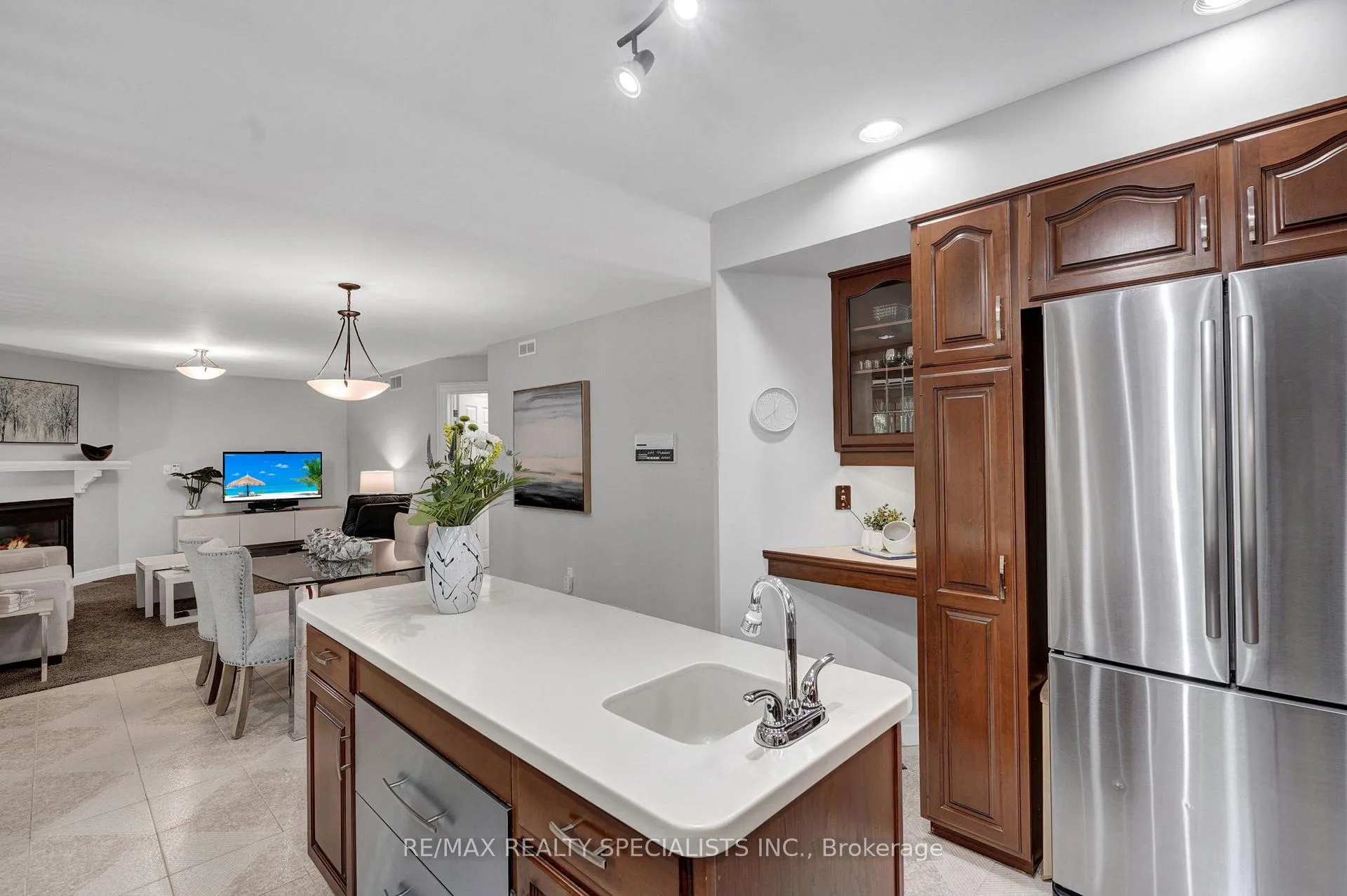 Photo 14 of 7103 Burbank Crescent, Niagara Falls, Morrison — HOMEH
