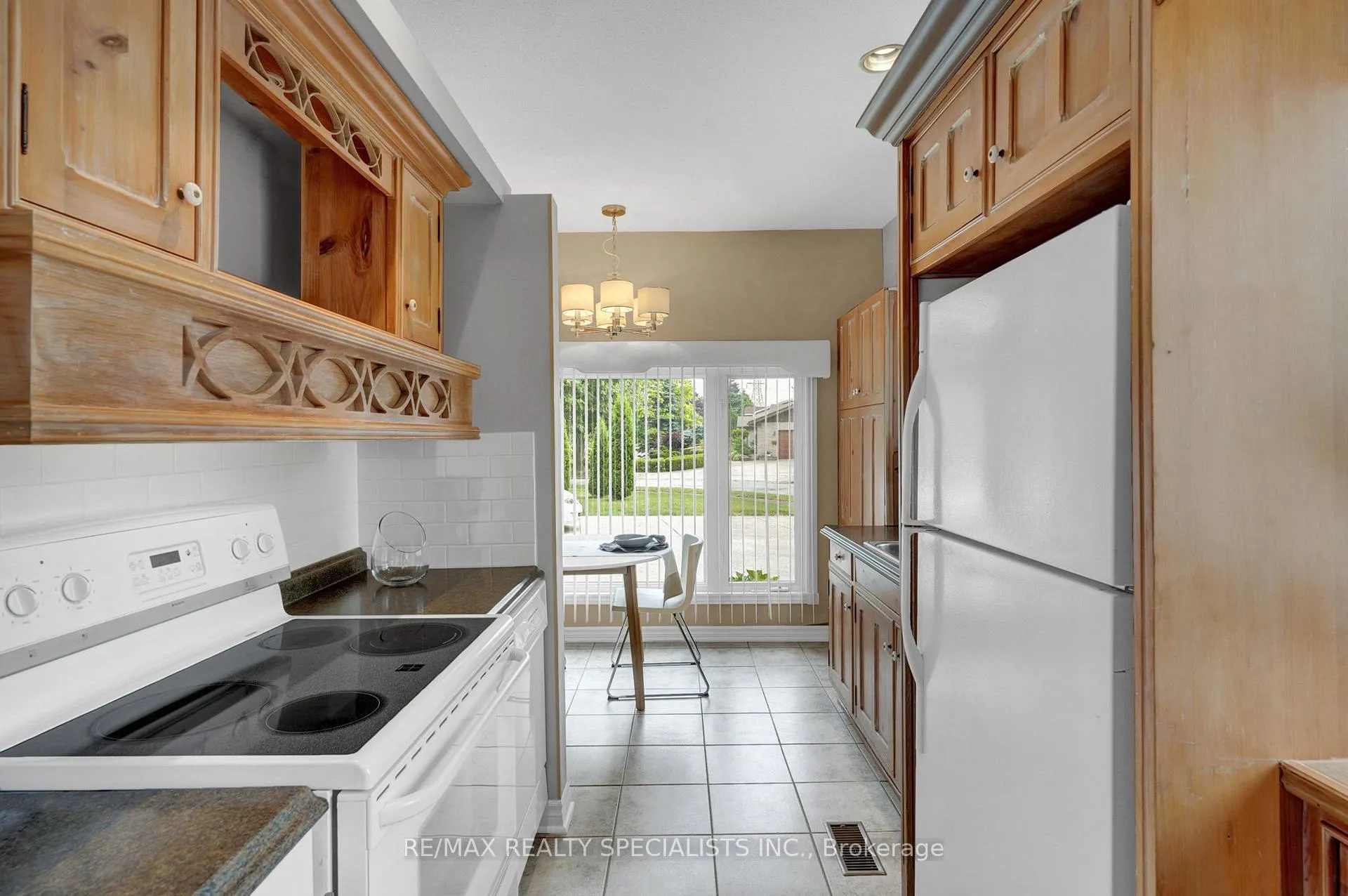 Photo 17 of 7103 Burbank Crescent, Niagara Falls, Morrison — HOMEH