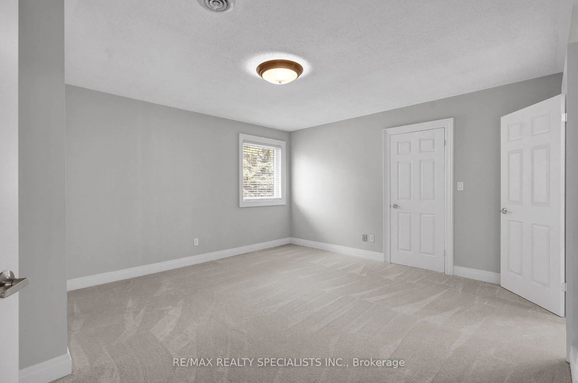 Photo 26 of 7103 Burbank Crescent, Niagara Falls, Morrison — HOMEH