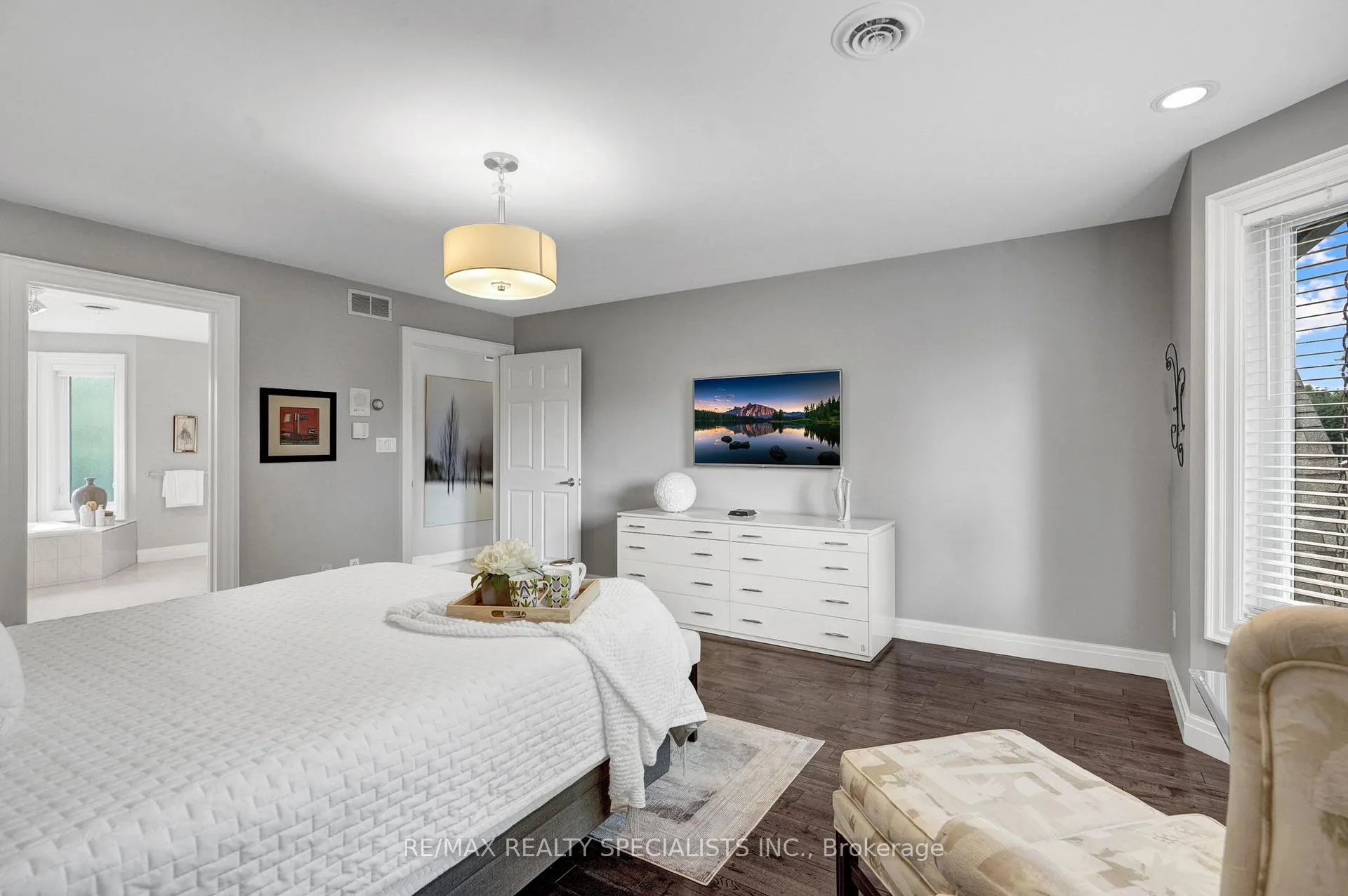 Photo 33 of 7103 Burbank Crescent, Niagara Falls, Morrison — HOMEH