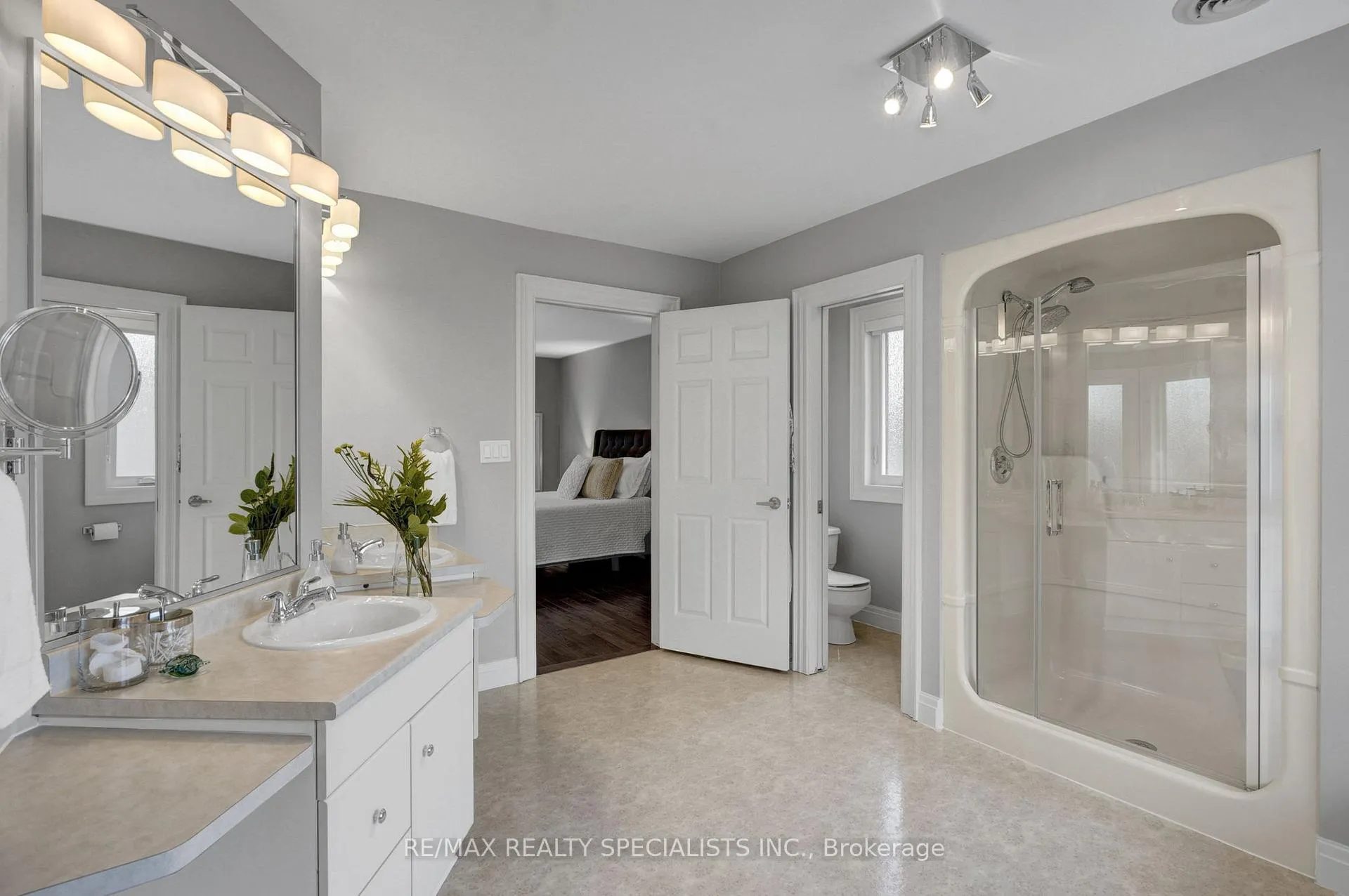Photo 34 of 7103 Burbank Crescent, Niagara Falls, Morrison — HOMEH