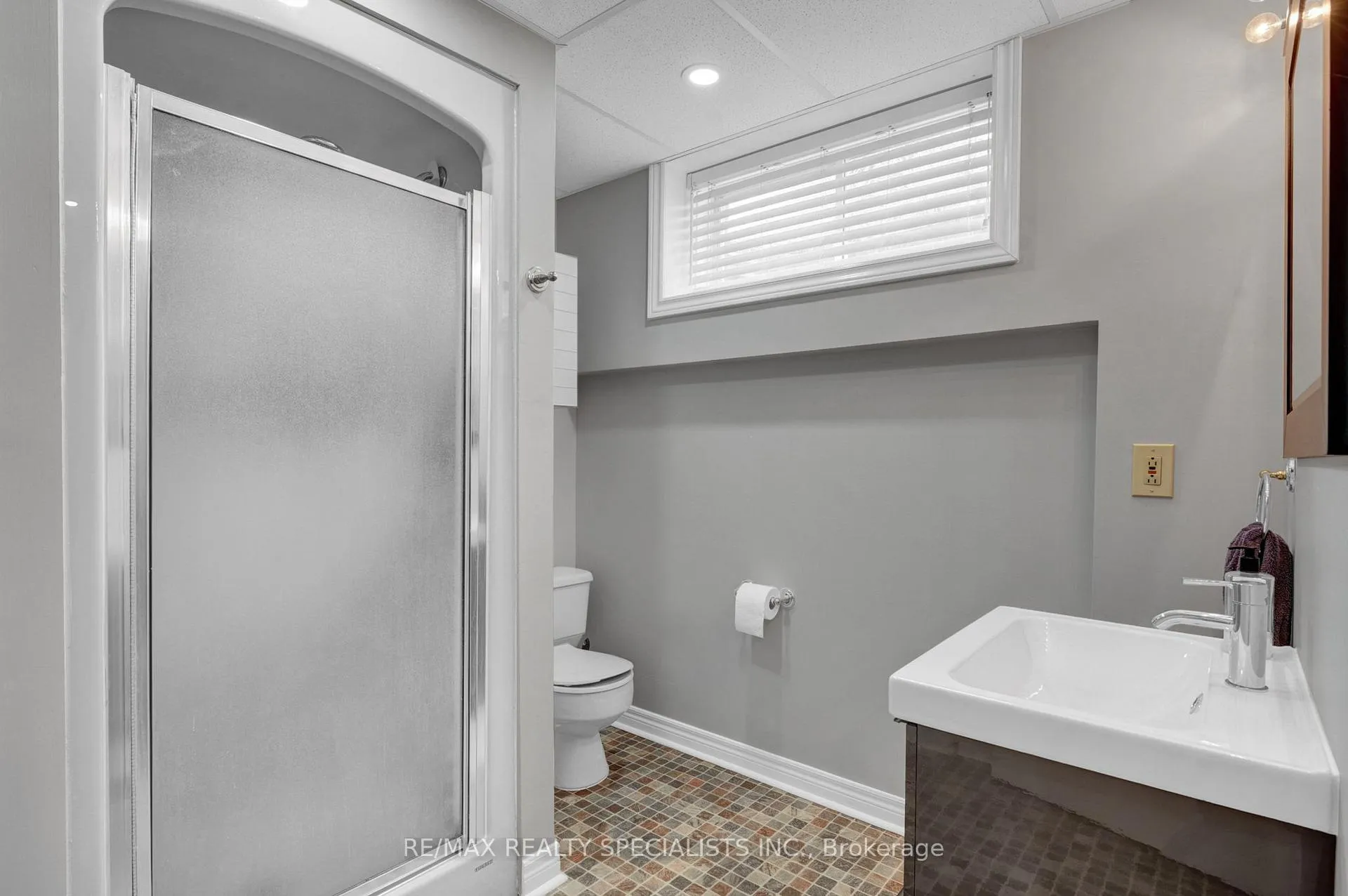 Photo 35 of 7103 Burbank Crescent, Niagara Falls, Morrison — HOMEH